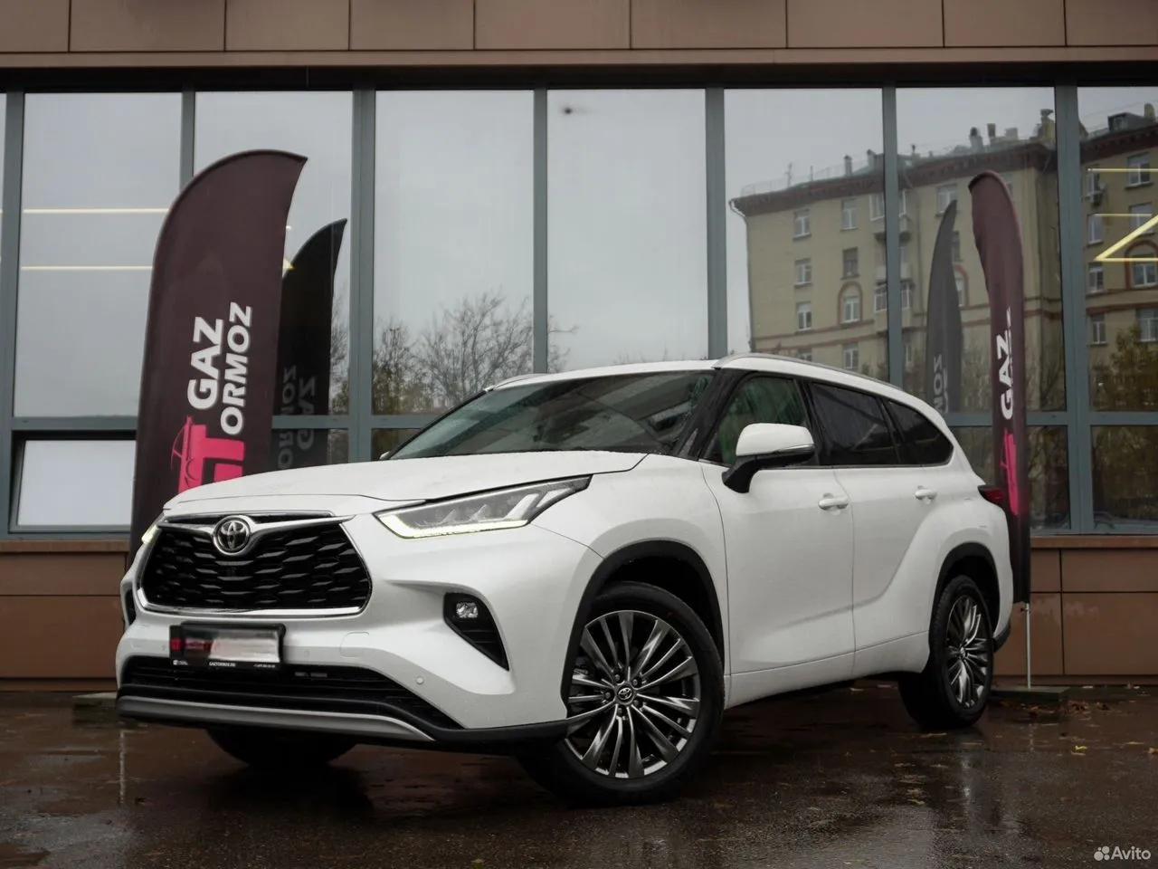 Toyota Highlander 2.0 4WD AT (248 л.с) 2025 г. 2 км