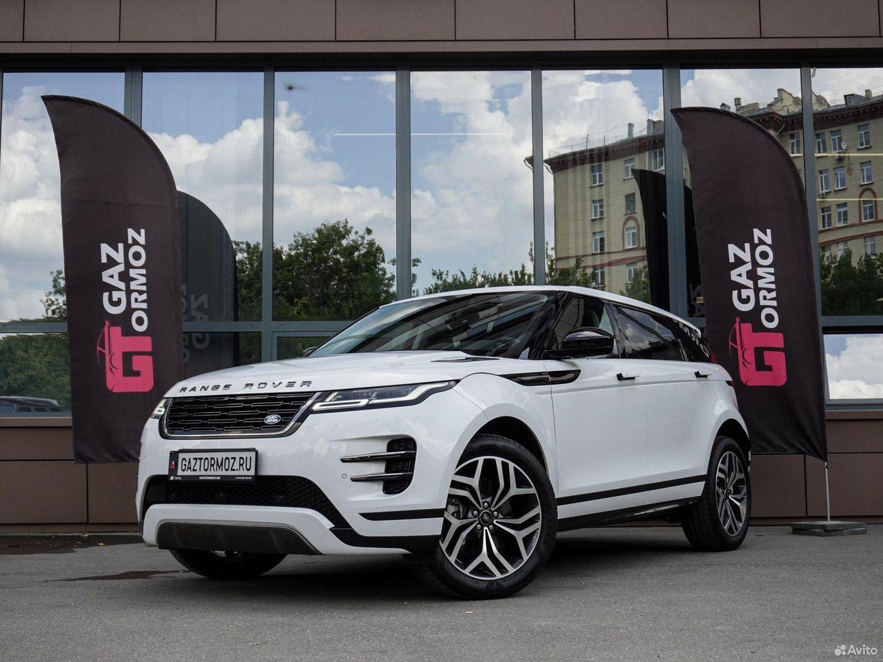 Land Rover Range Rover Evoque 2.0 Si4 4WD AT (249 л.с.) 2025 г. 2 км