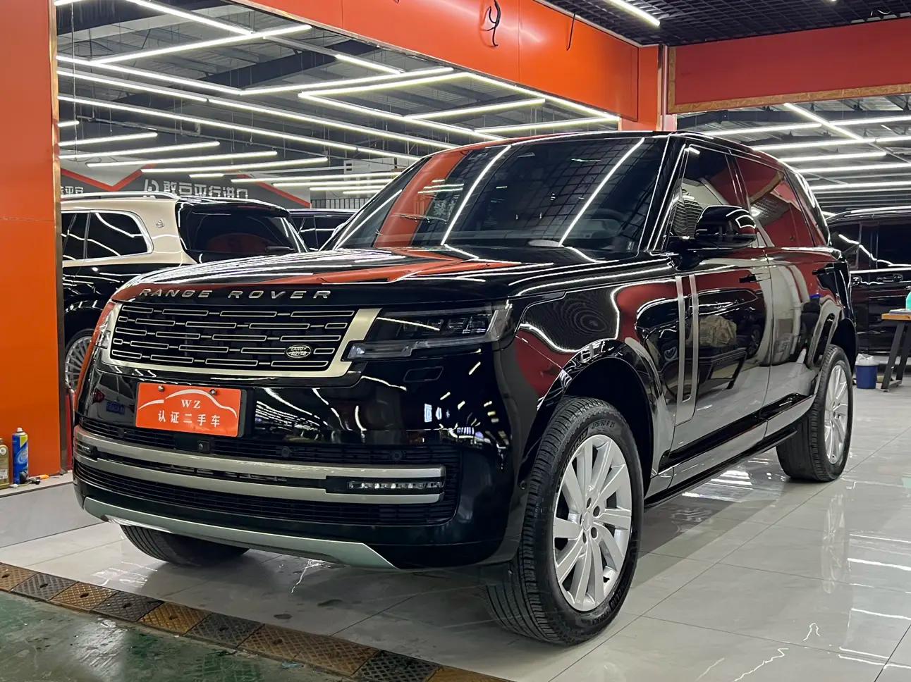 Land Rover Range rover 2024 г. 60054 км.