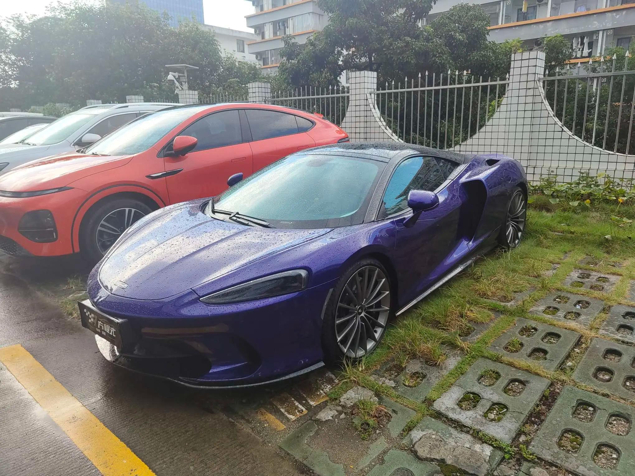 McLaren GT 2022 г. 11118 км.