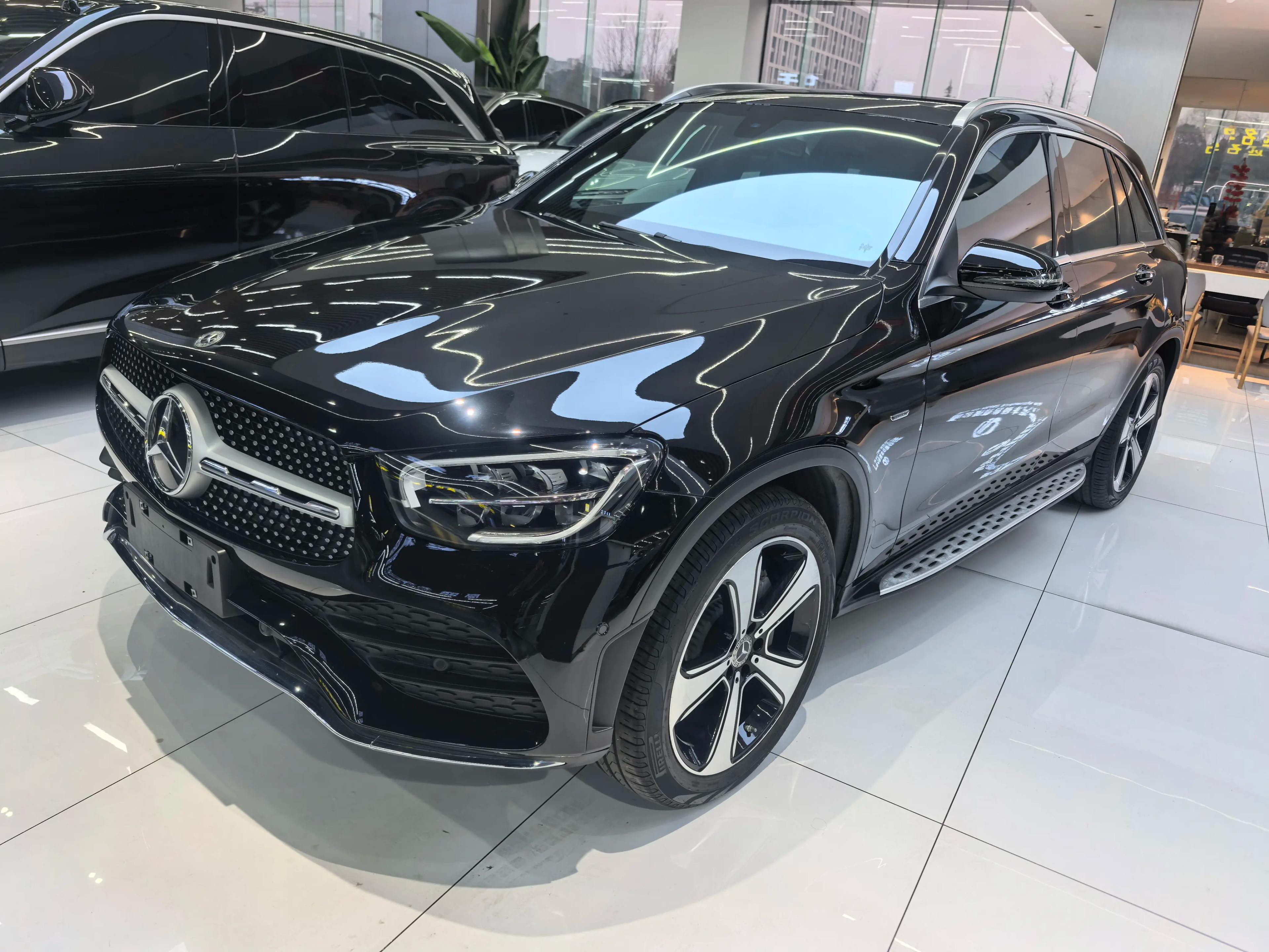 Mercedes-Benz GLC 2023 г. 62089 км.