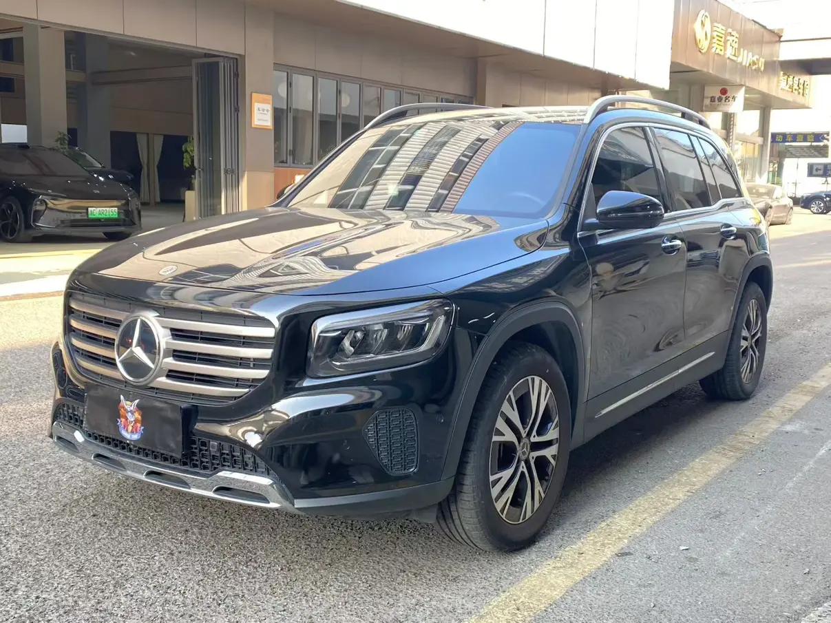 Mercedes-Benz GLB 2023 г. 6959 км.