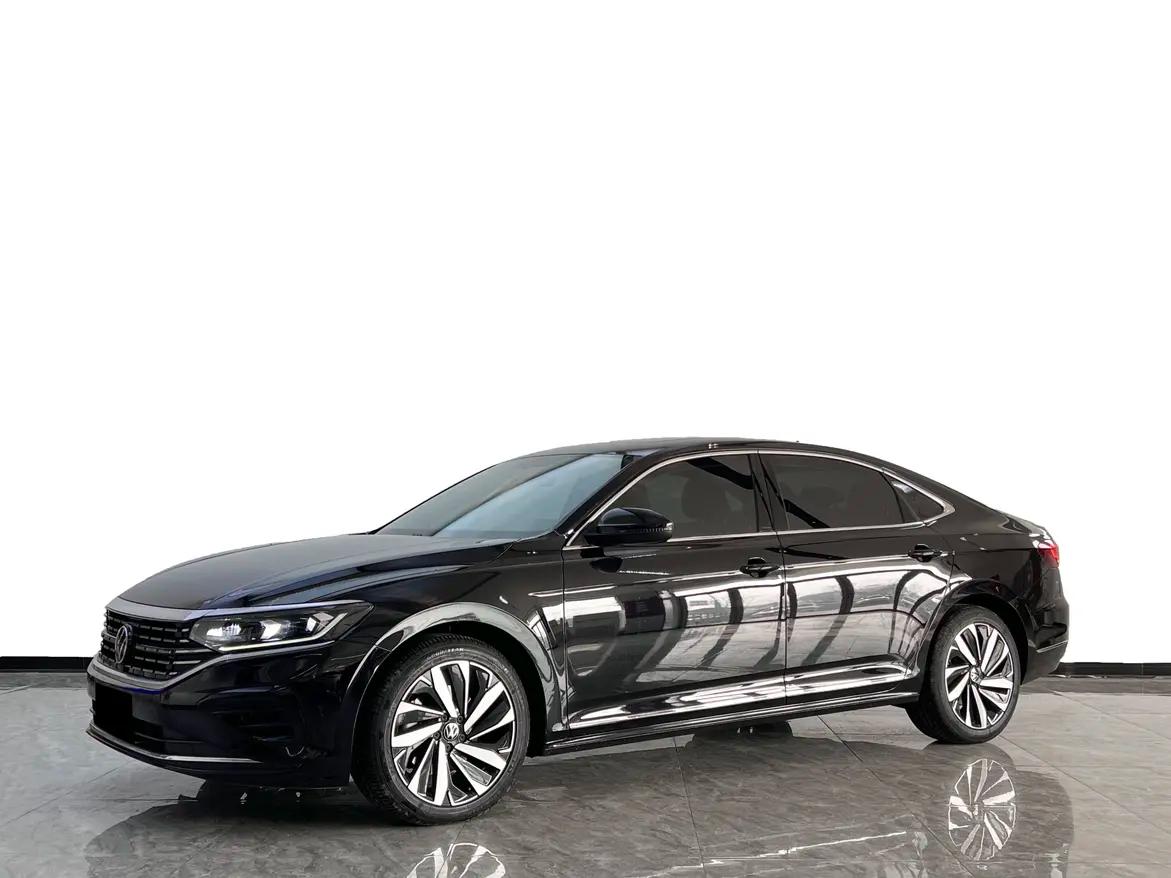 Volkswagen Passat 2023 г. 50065 км.