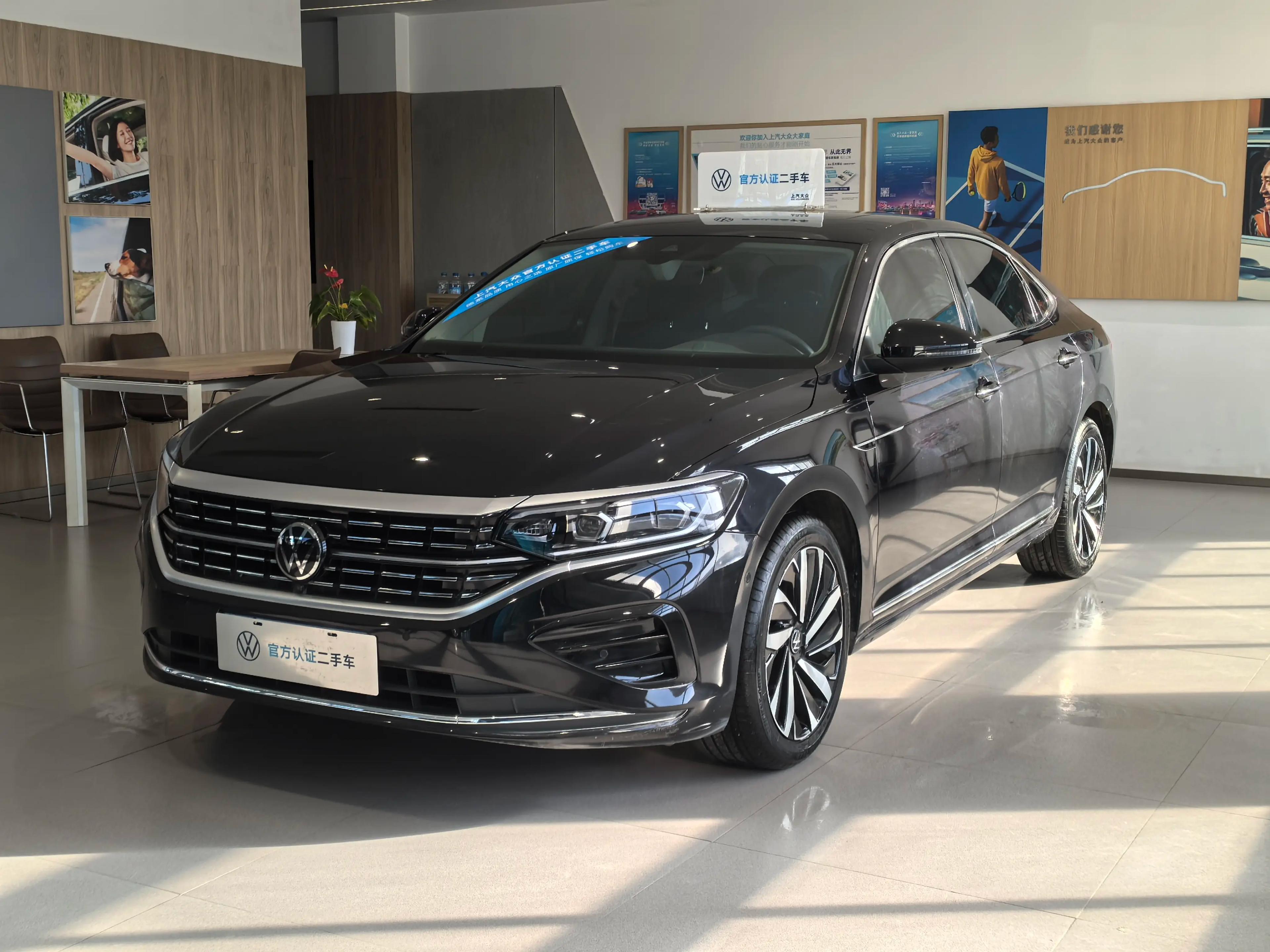 Volkswagen Passat 2024 г. 7067 км.