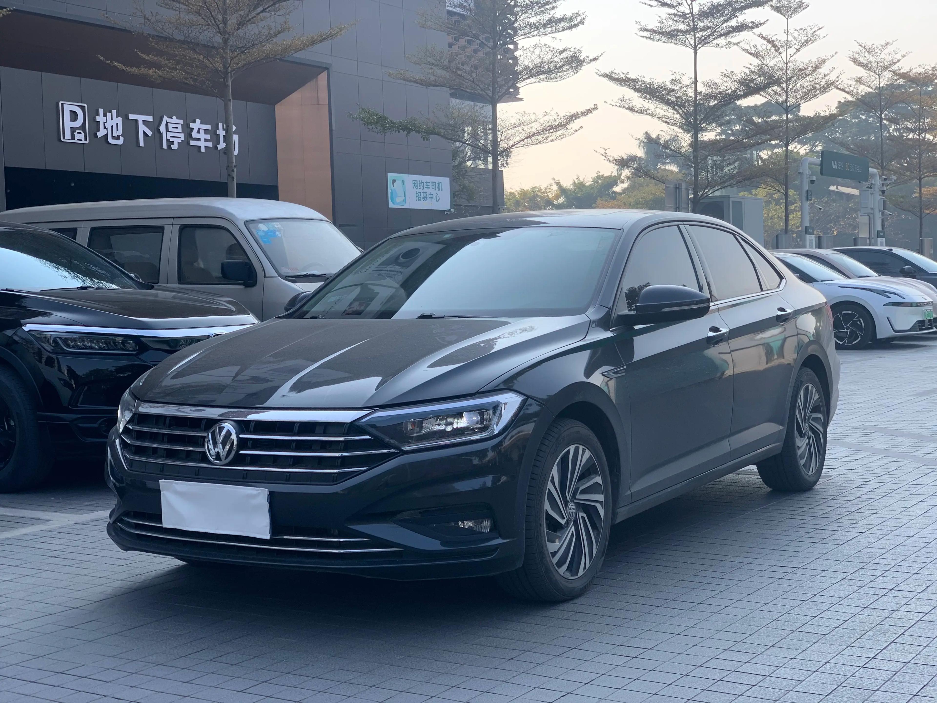 Volkswagen Sagitar 2022 г. 61065 км.