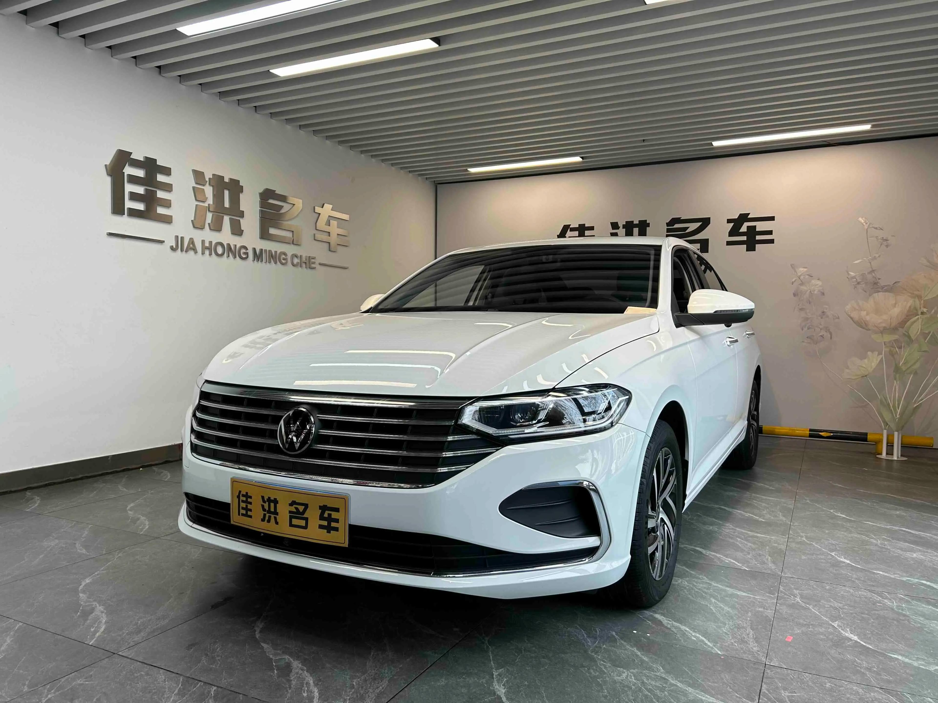 Volkswagen Lavida 2023 г. 43000 км.