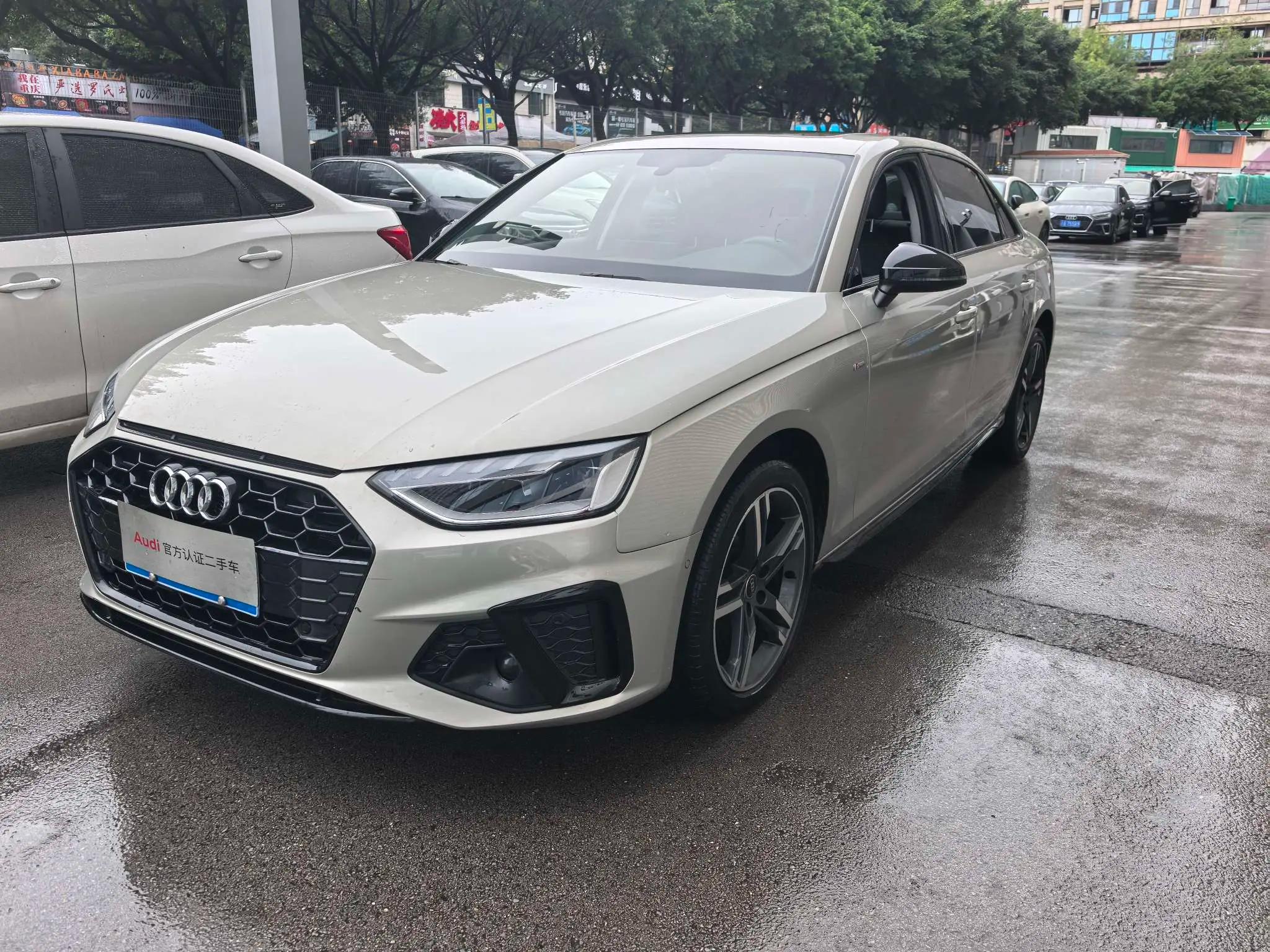 Audi A4L 2022 г. 47130 км.