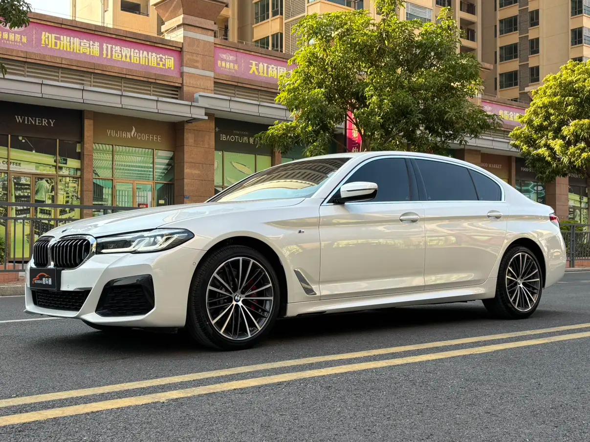 BMW 5 Series 2022 г. 87064 км.