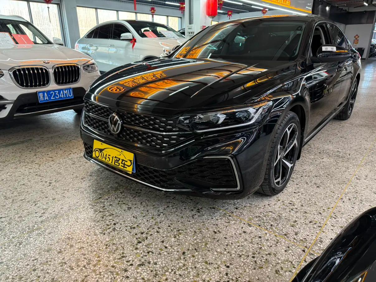 Volkswagen Passat 2025 г. 30057 км.