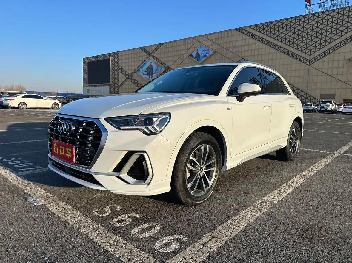 Audi Q3 2022 г. 36094 км.