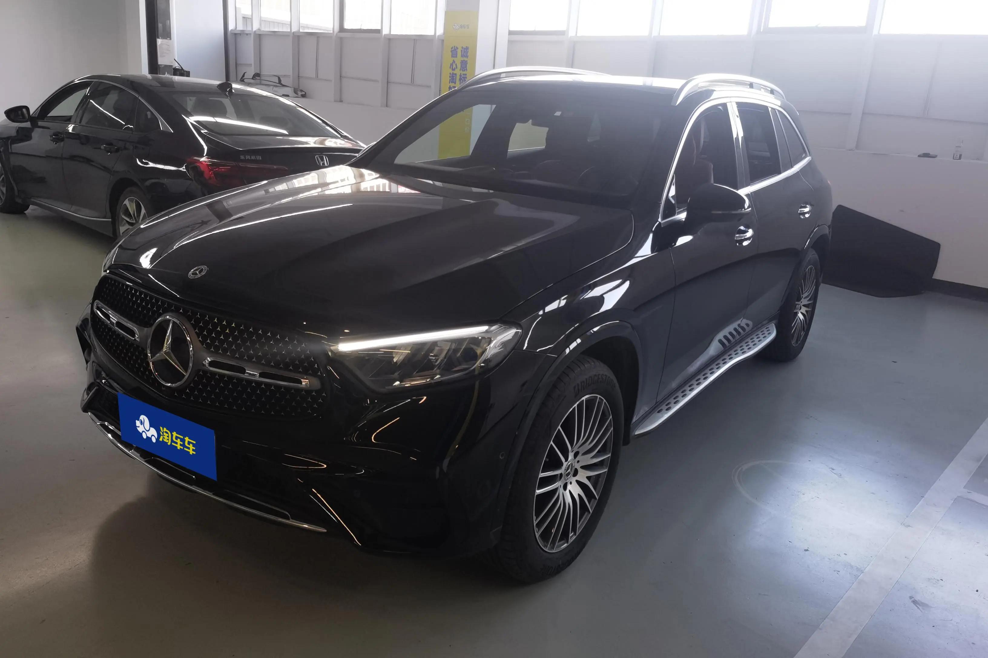 Mercedes-Benz GLC 2024 г. 24834 км.