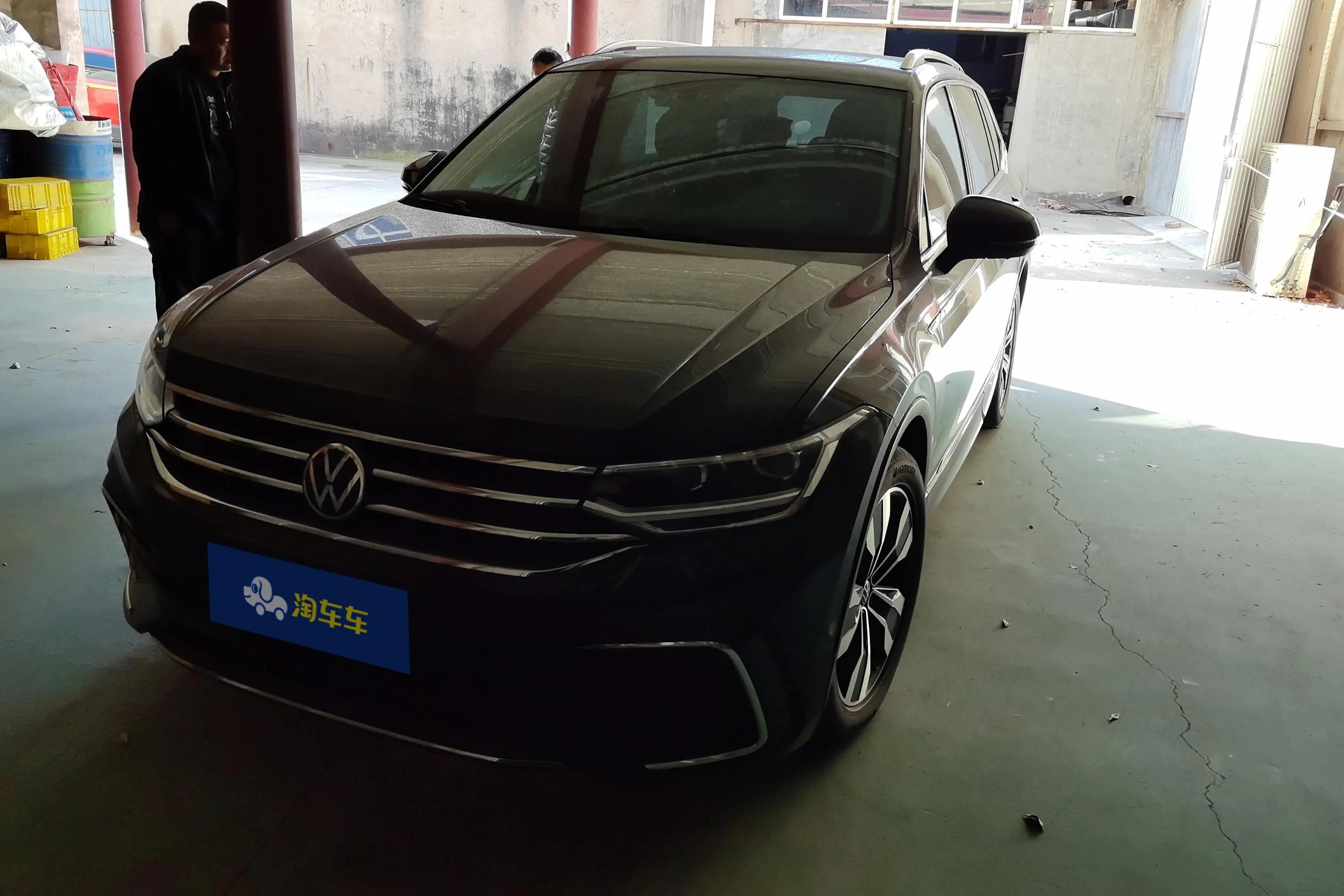 Volkswagen Tiguan L 2022 г. 10481 км.