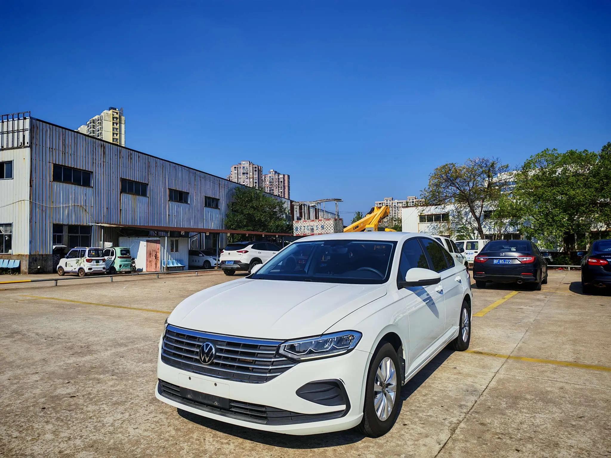 Volkswagen Lavida 2023 г. 40020 км.