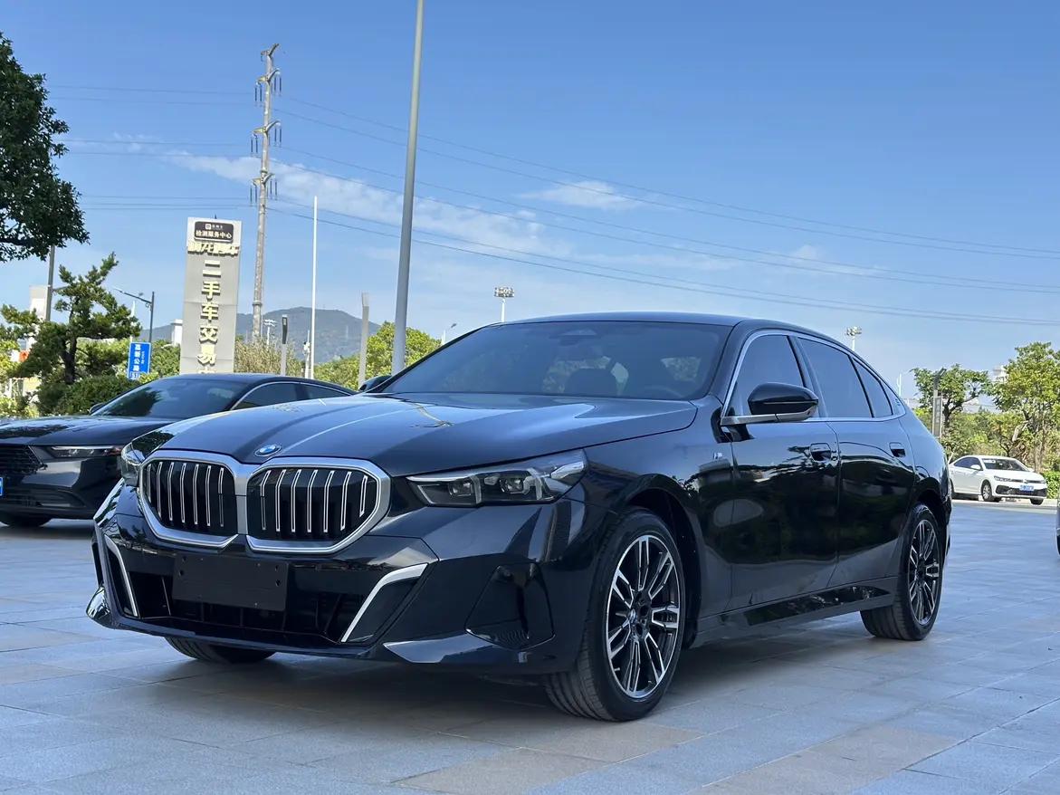BMW 5 Series 2024 г. 27778 км.