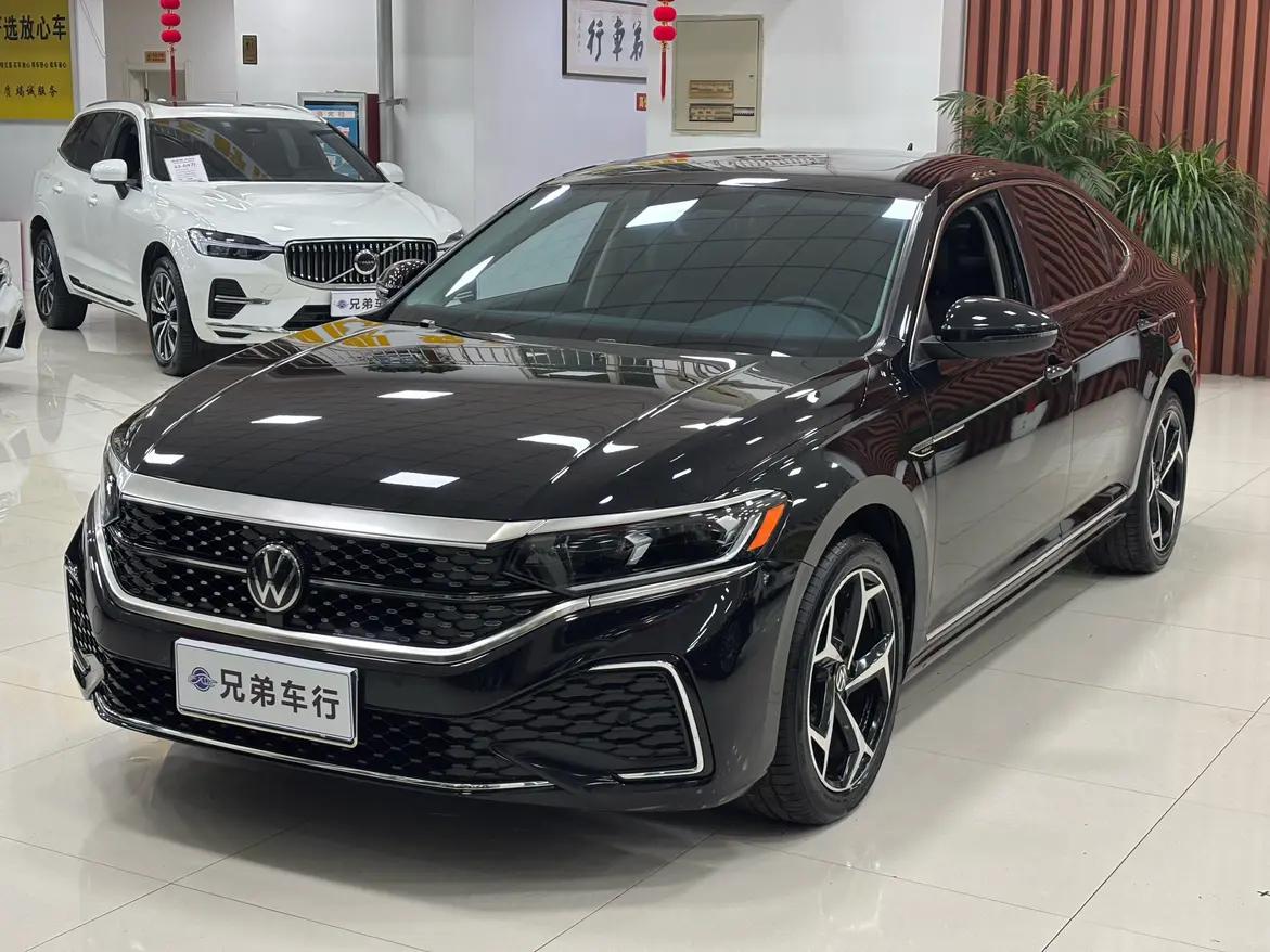 Volkswagen Passat 2023 г. 16350 км.