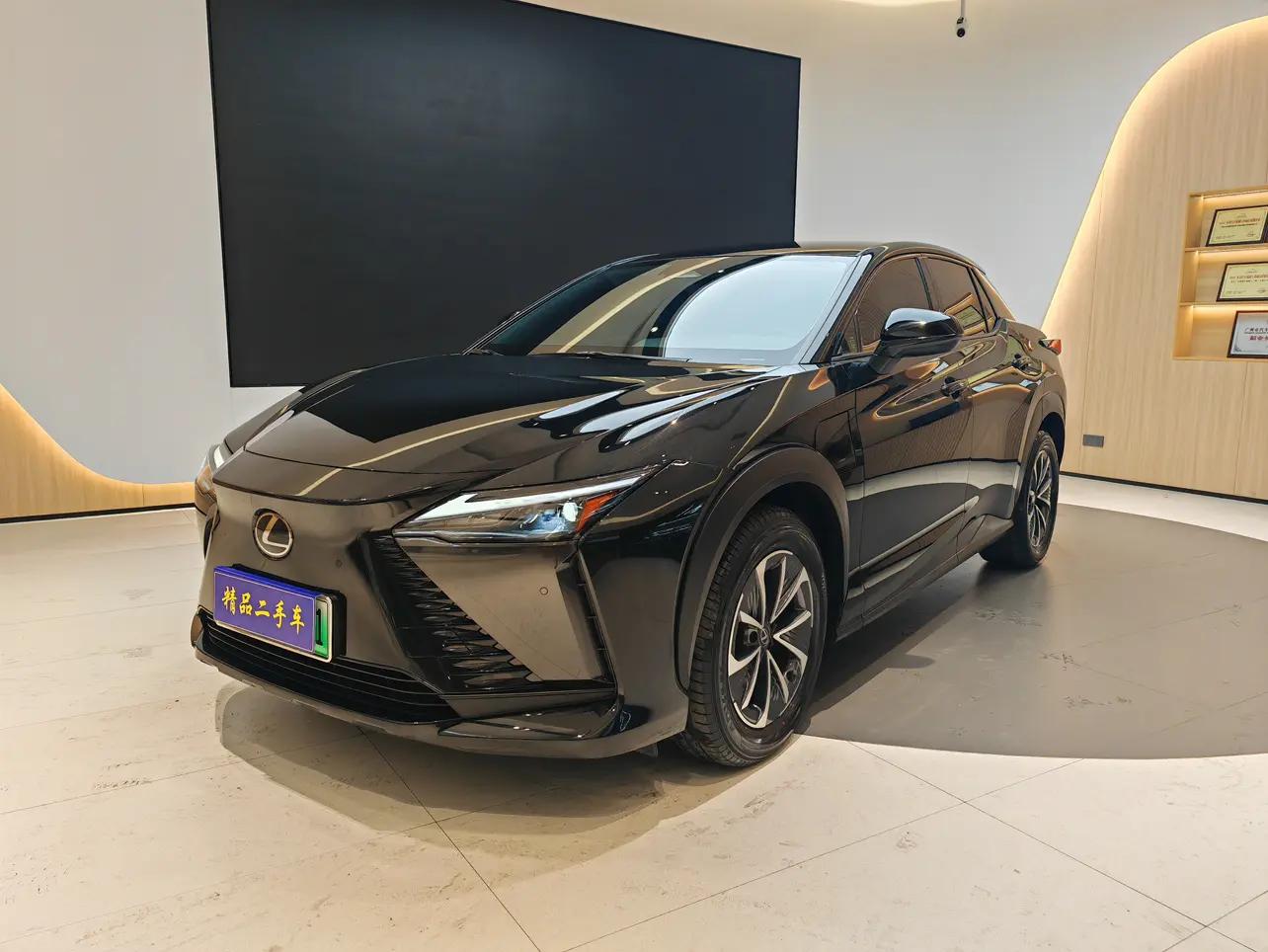Lexus RZ 2023 г. 31095 км.