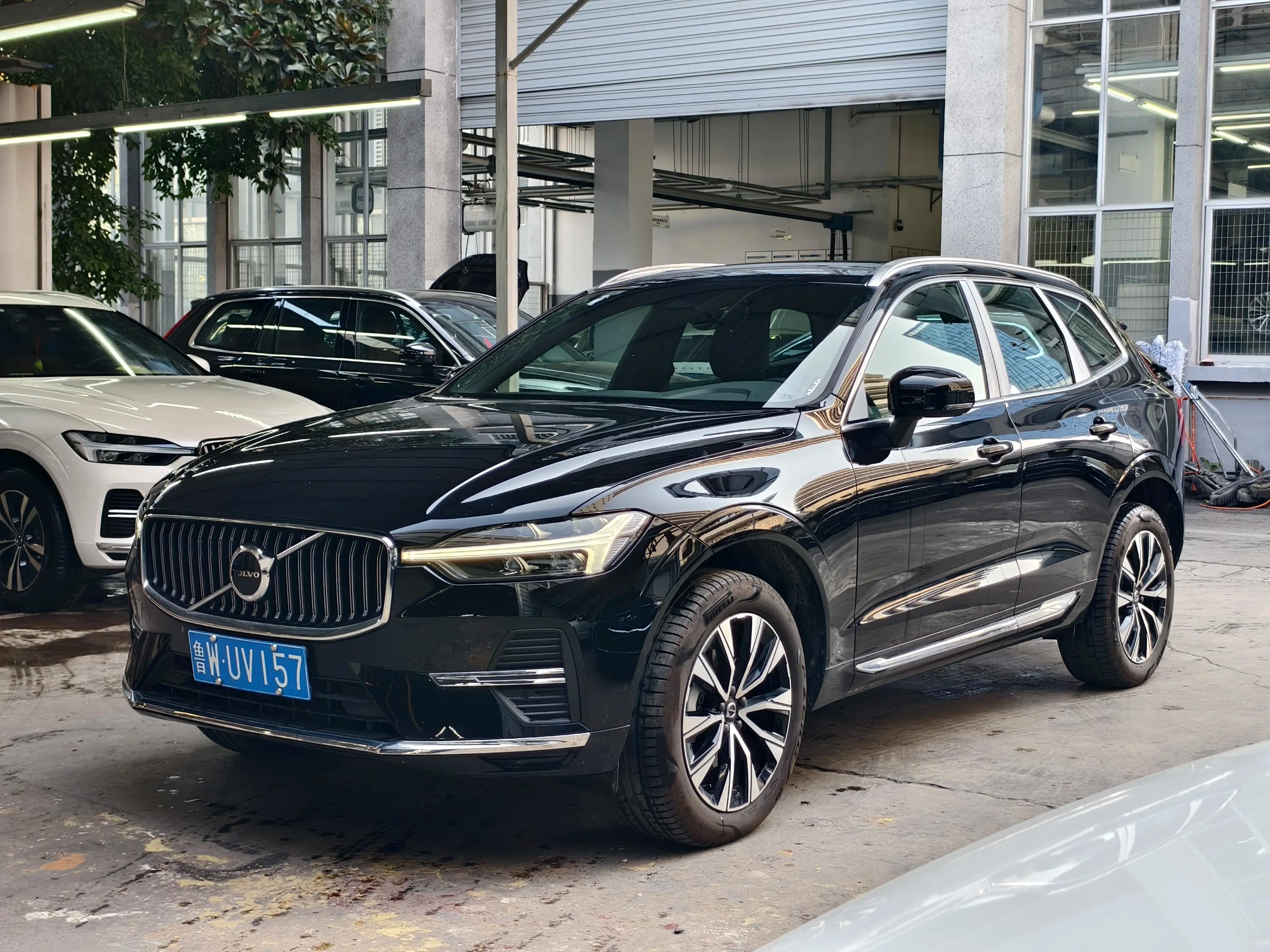 Volvo XC60 2025 г. 6114 км.