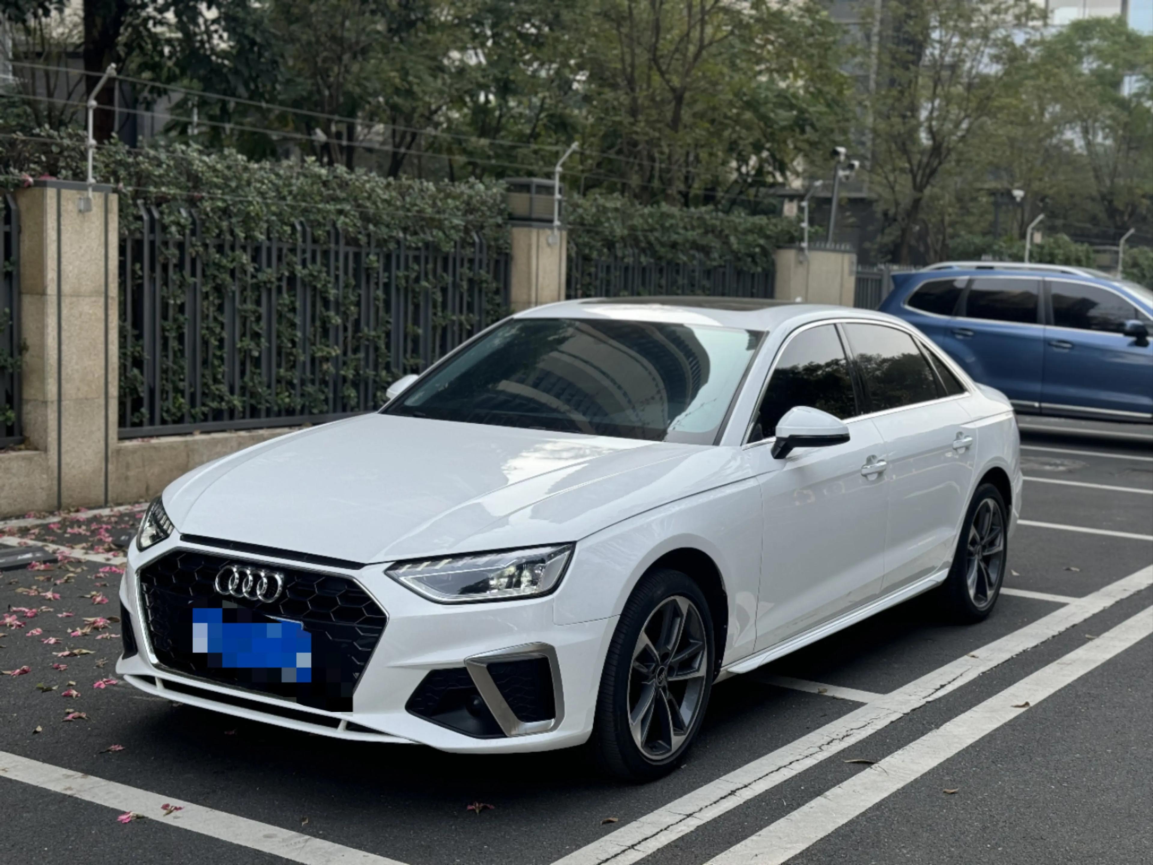 Audi A4L 2024 г. 40088 км.
