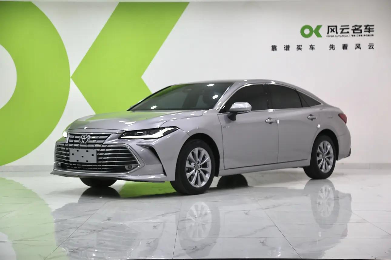 Toyota Avalon 2025 г. 9540 км.