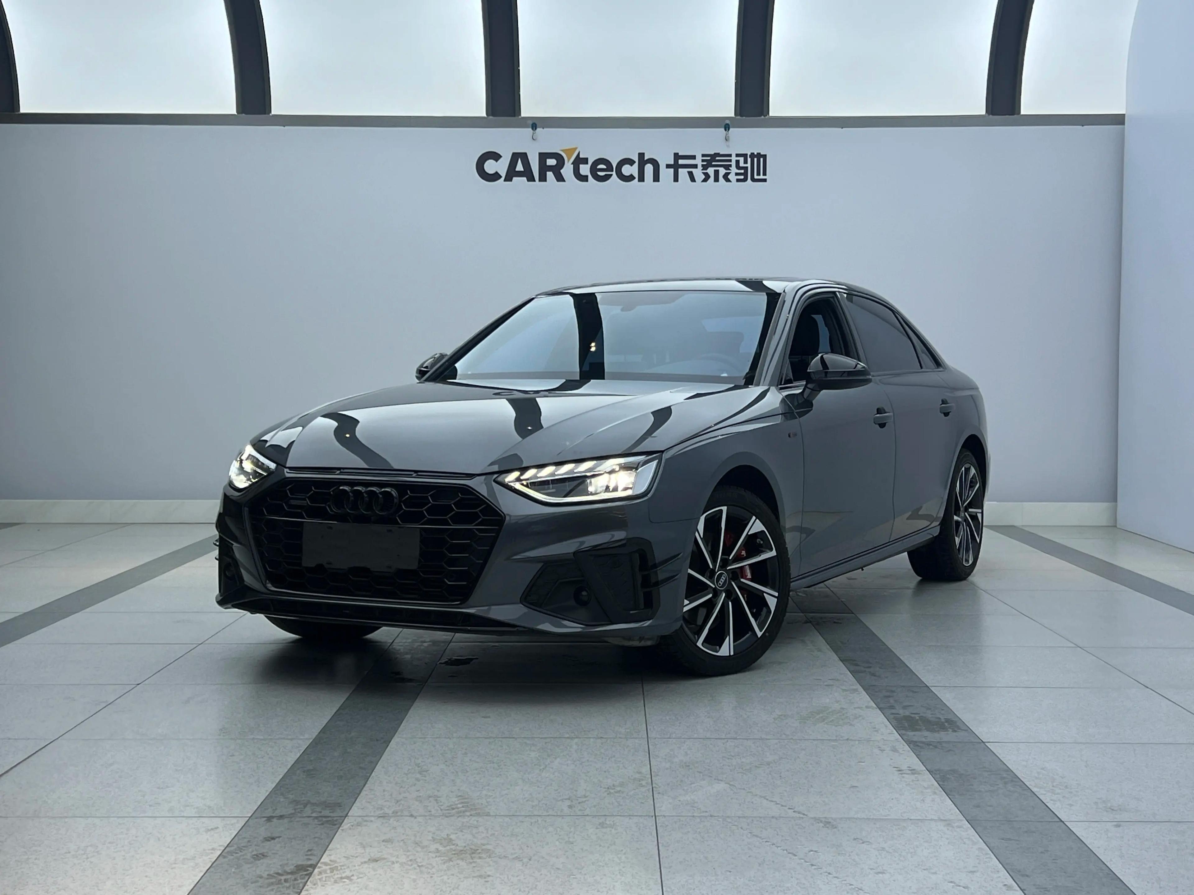 Audi A4L 2023 г. 27006 км.