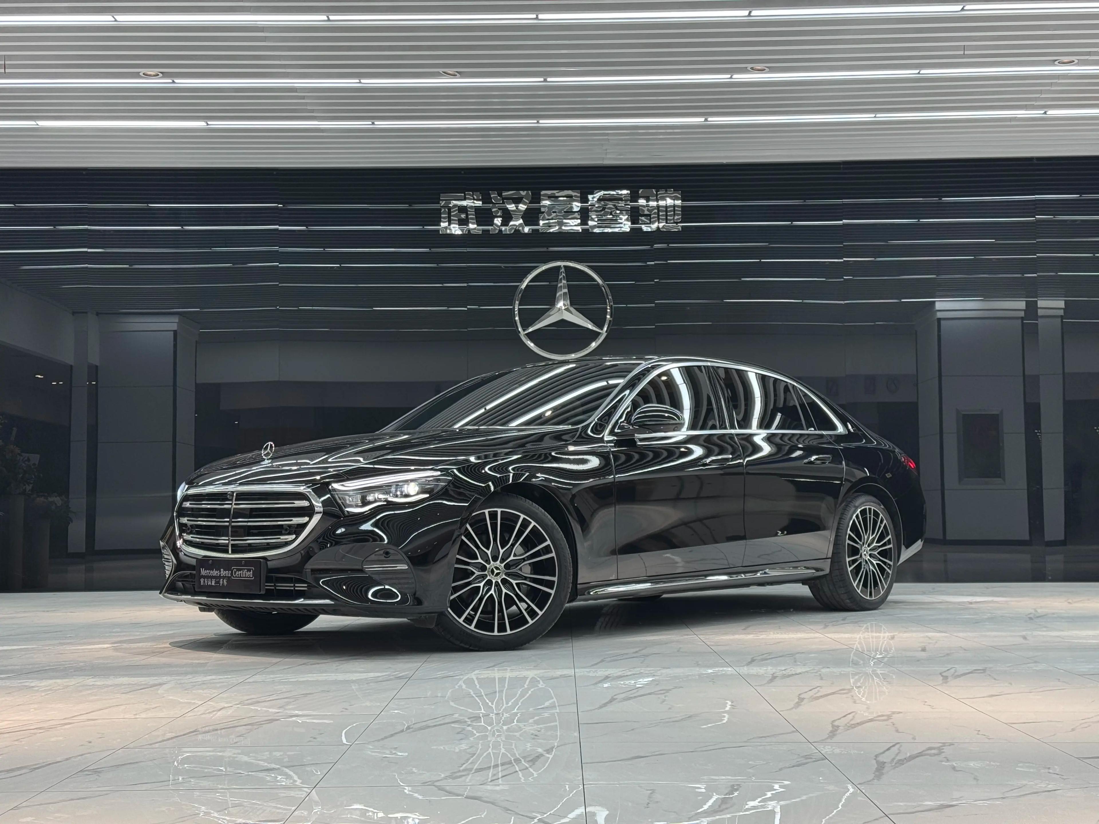 Mercedes-Benz E-Class 2025 г. 4363 км.