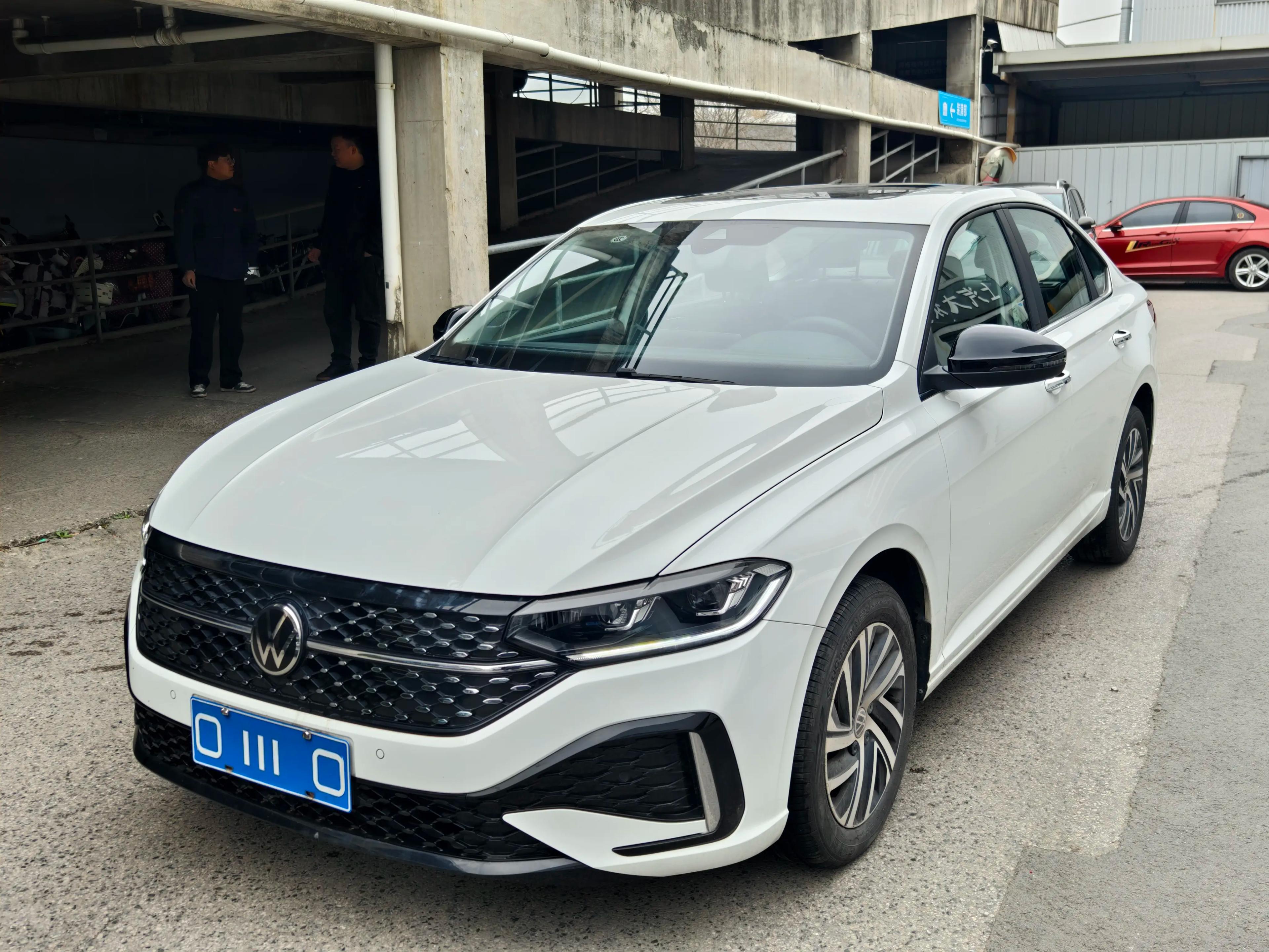 Volkswagen Lavida 2024 г. 2149 км.