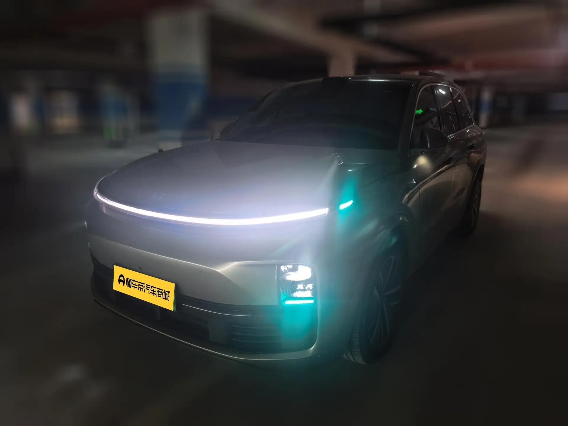 Lixiang L8 2024 г. 24927 км.