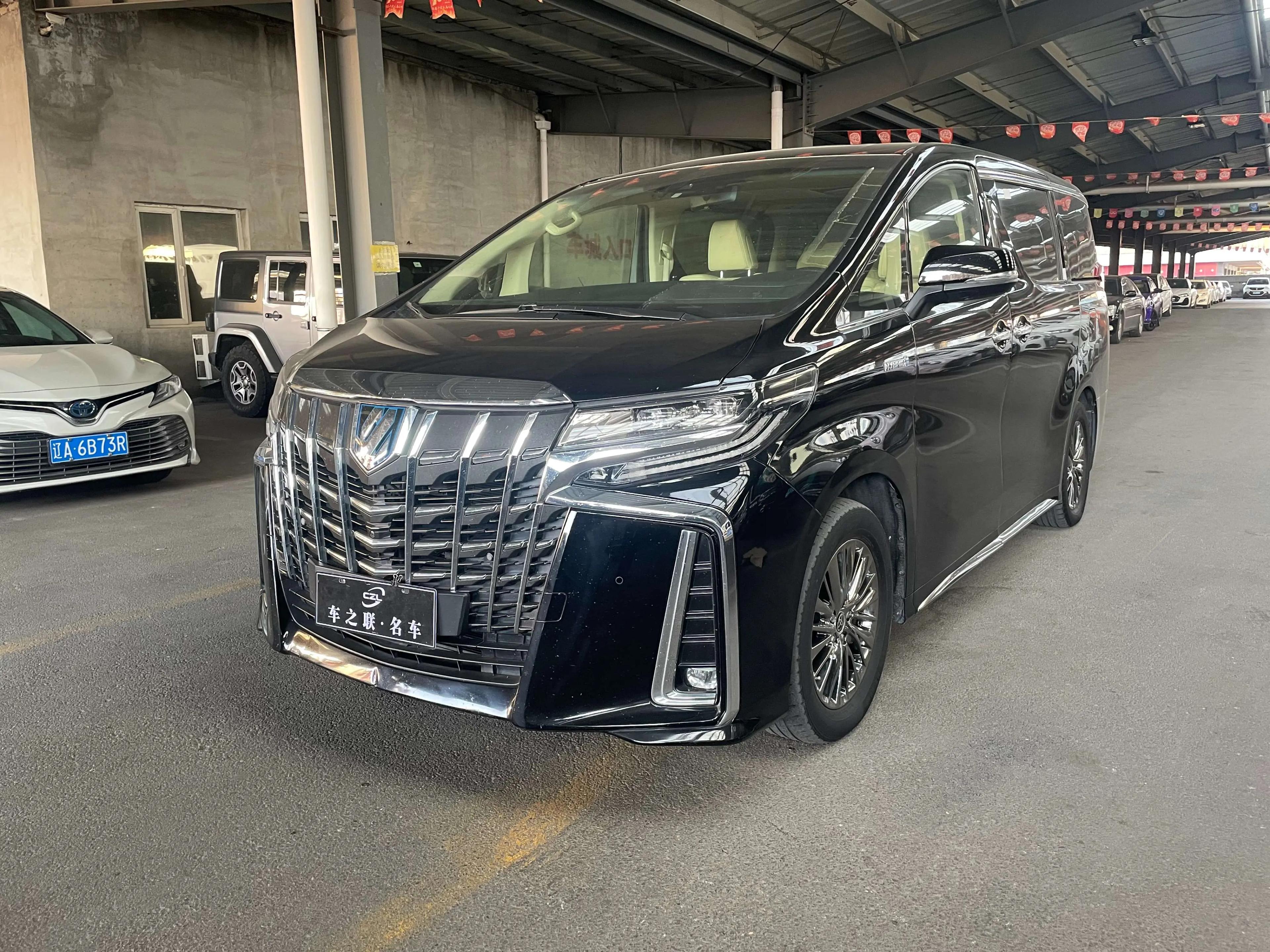 Toyota Alphard 2022 г. 68006 км.