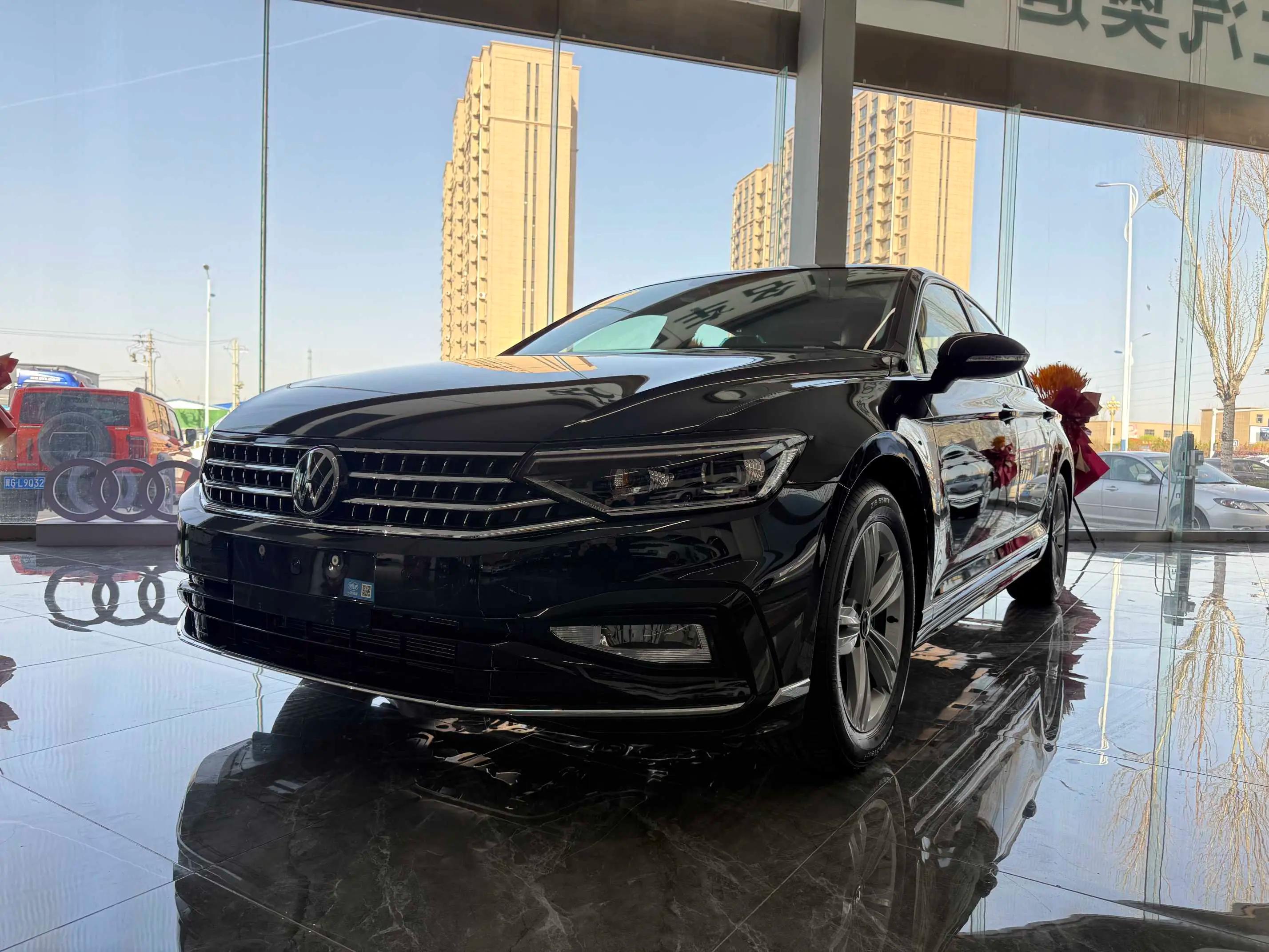 Volkswagen Magotan 2.0 TSI DSG (220 л.с.) 2025 г. 101 км