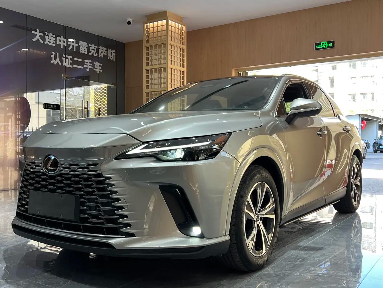 Lexus RX 2024 г. 49038 км.