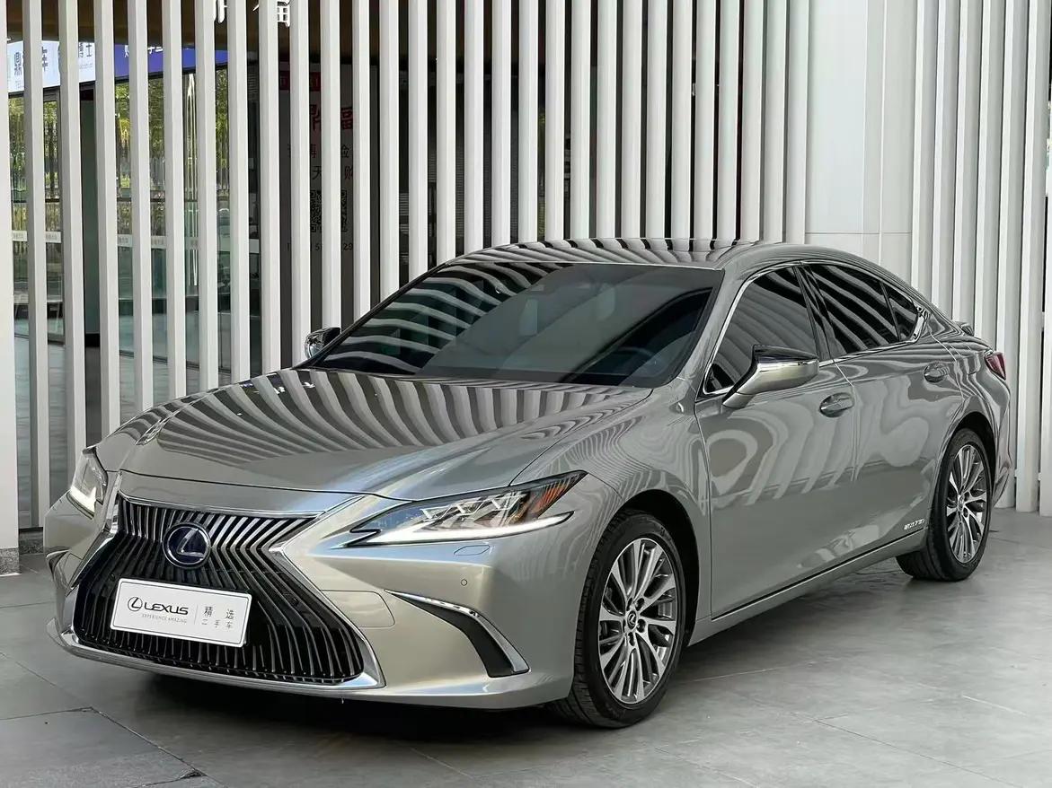 Lexus ES 2021 г. 57000 км.