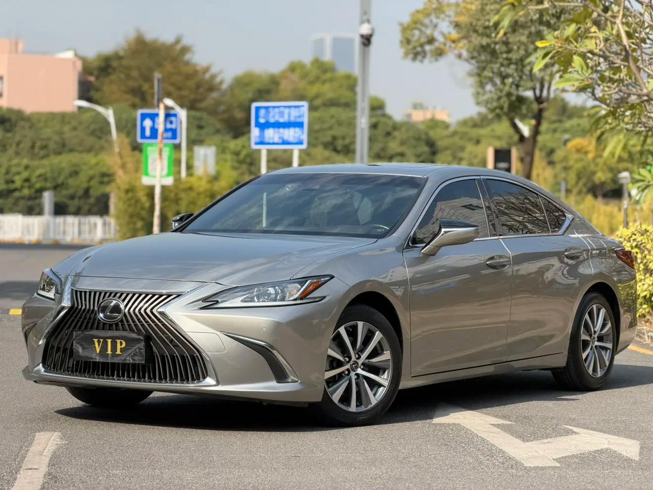 Lexus ES 2021 г. 50000 км.