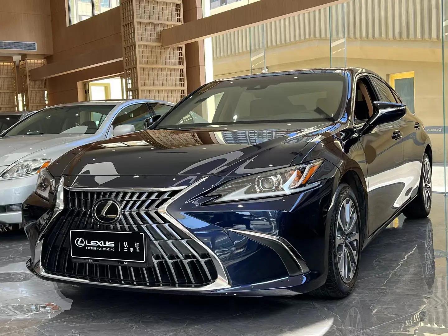 Lexus ES 2024 г. 23000 км.