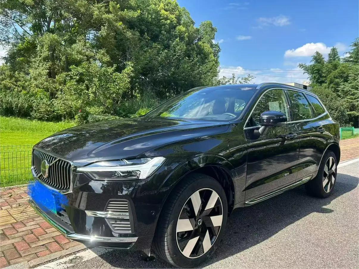 Volvo XC60 PHEV 2024 г. 5022 км.