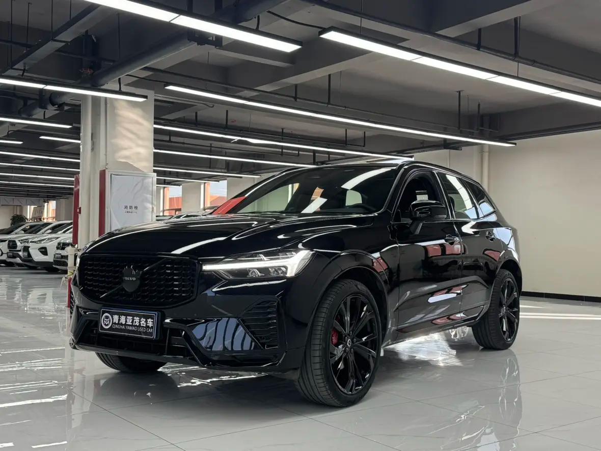 Volvo XC60 2025 г. 28028 км.