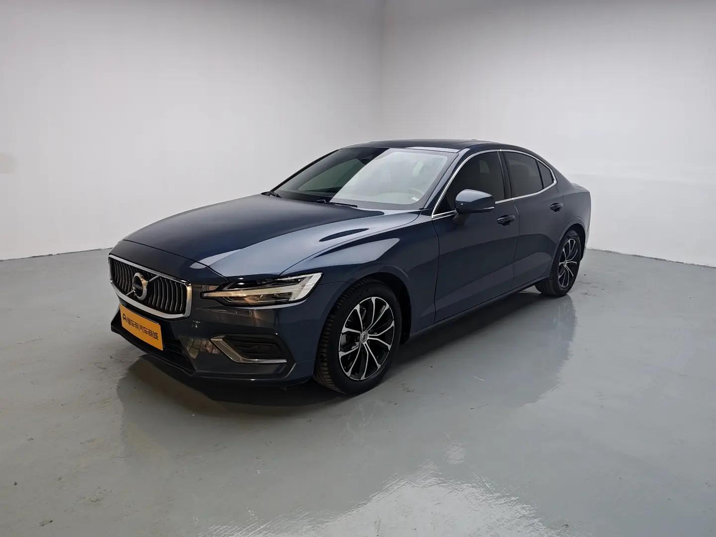 Volvo S60 2022 г. 60409 км.