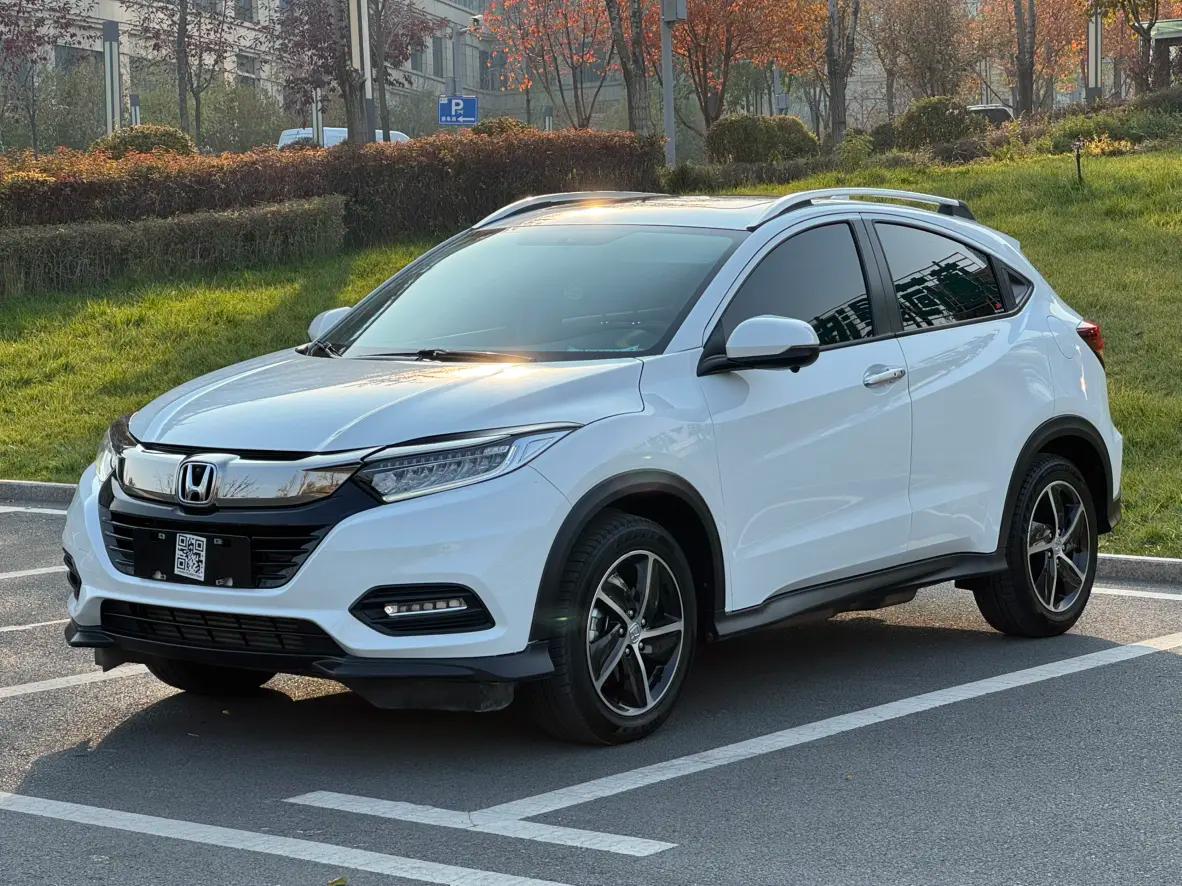 Honda Vezel 2022 г. 15290 км.