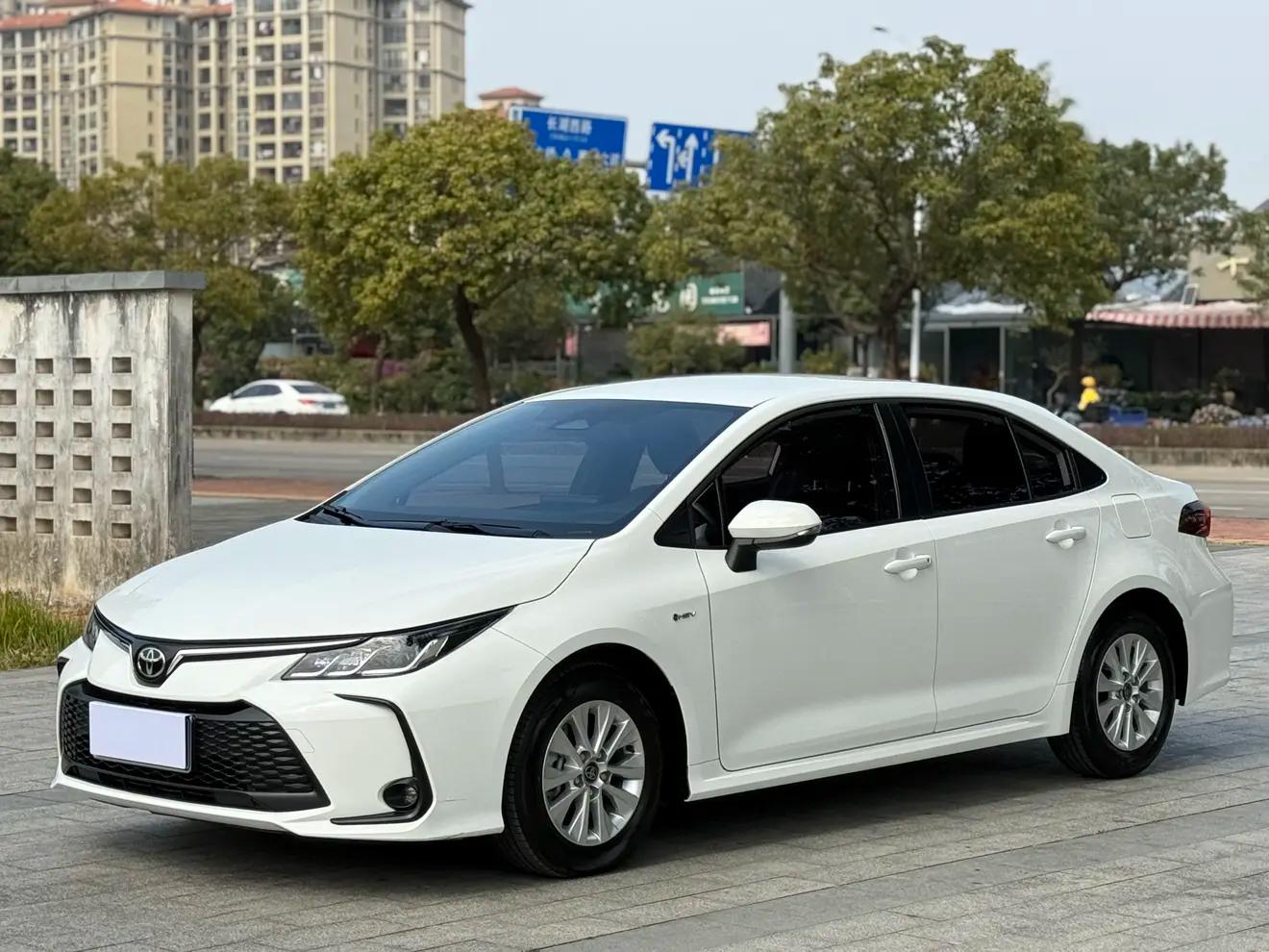 Toyota Corolla 2024 г. 18000 км.