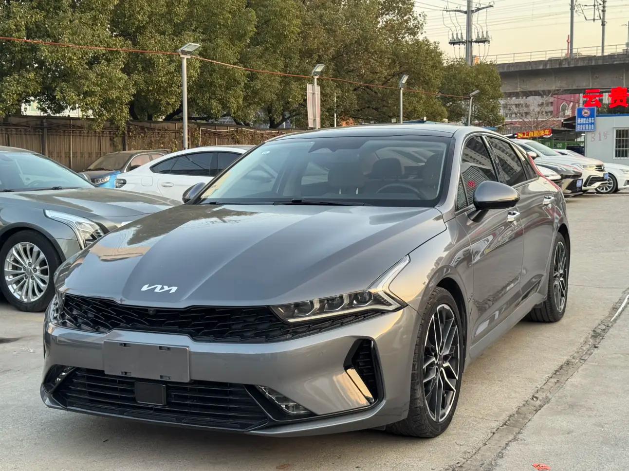 Kia K5 2022 г. 33099 км.