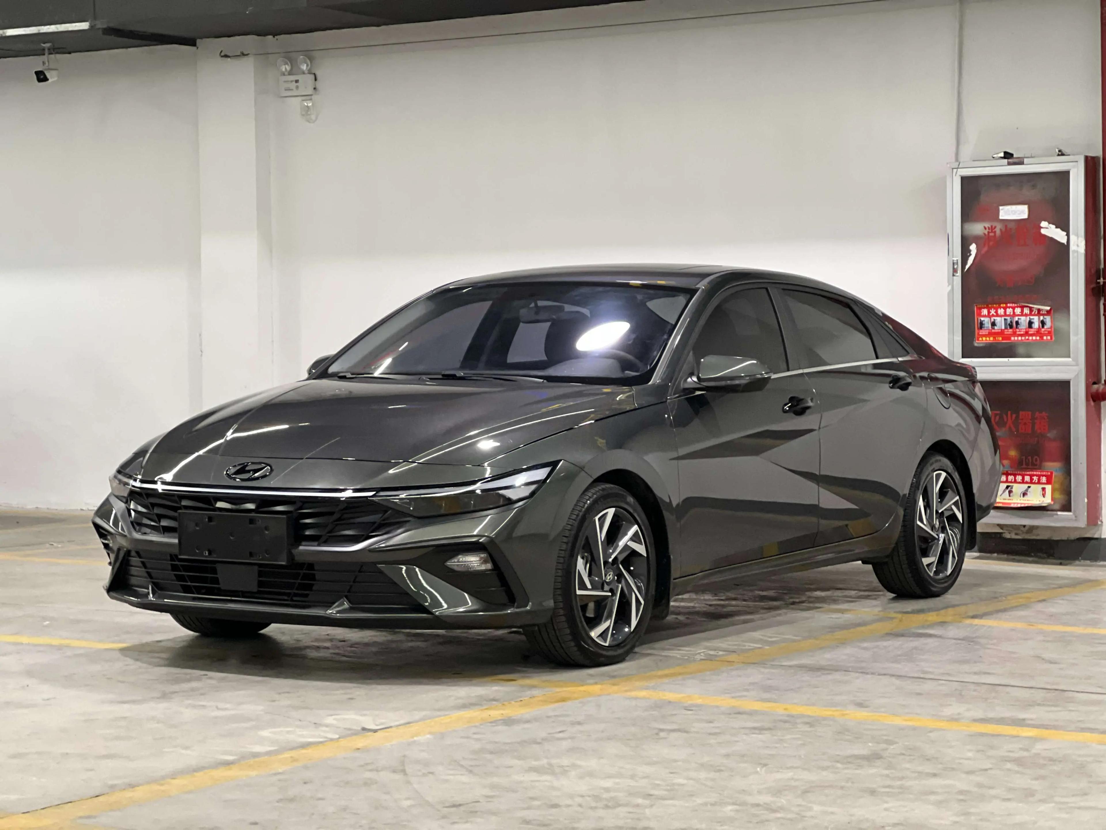 Hyundai Elantra 2025 г. 9054 км.