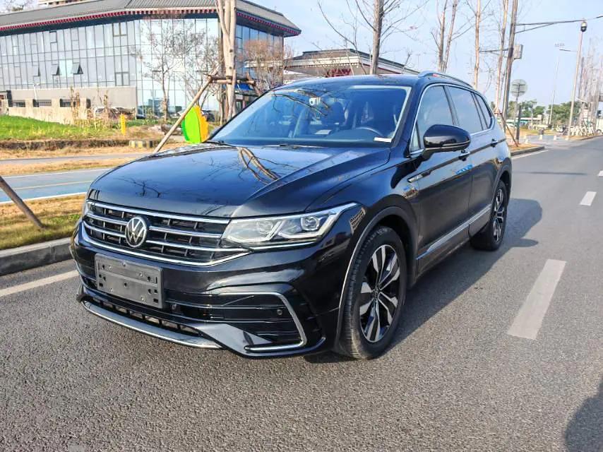 Volkswagen Tiguan L 2021 г. 40000 км.