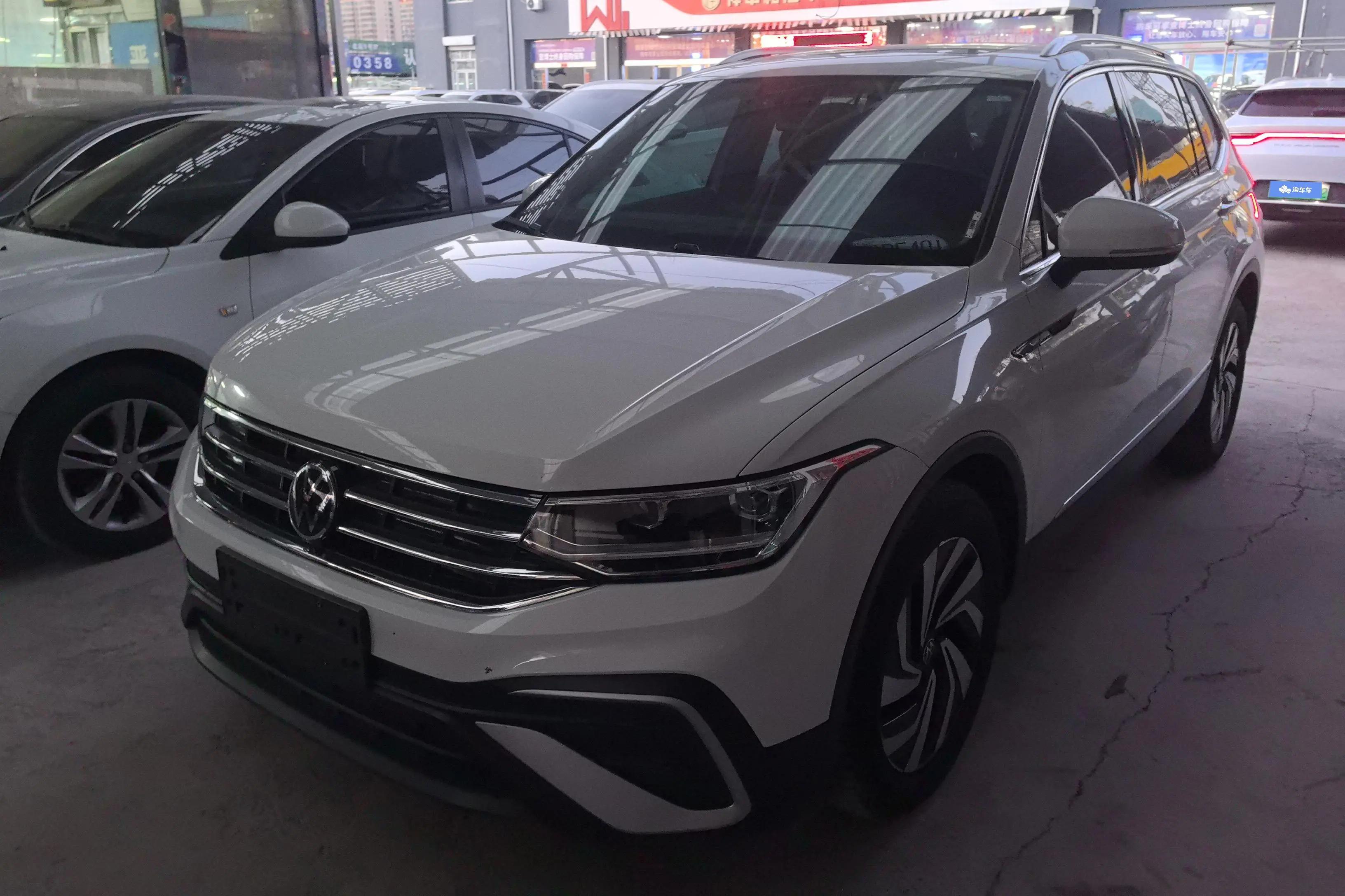 Volkswagen Tiguan L 2024 г. 50300 км.