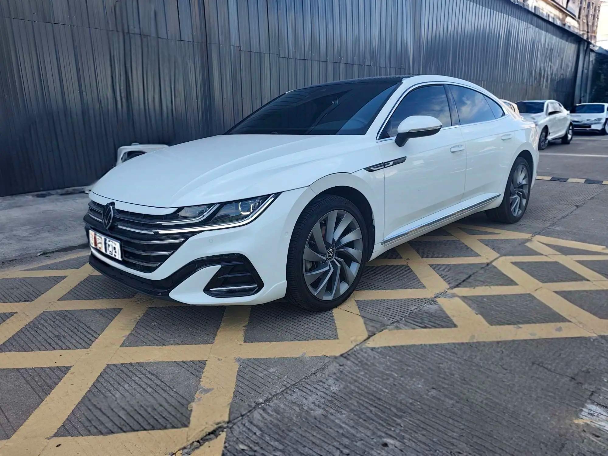 Volkswagen Arteon 2021 г. 76052 км.