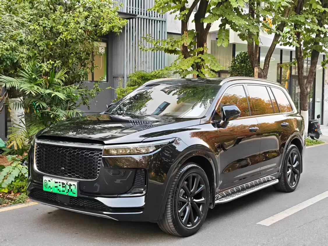 Lixiang ONE 2022 г. 71040 км.