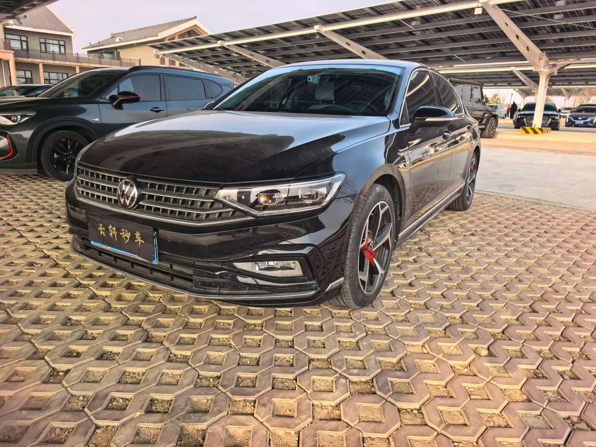 Volkswagen Magotan 2024 г. 21136 км.