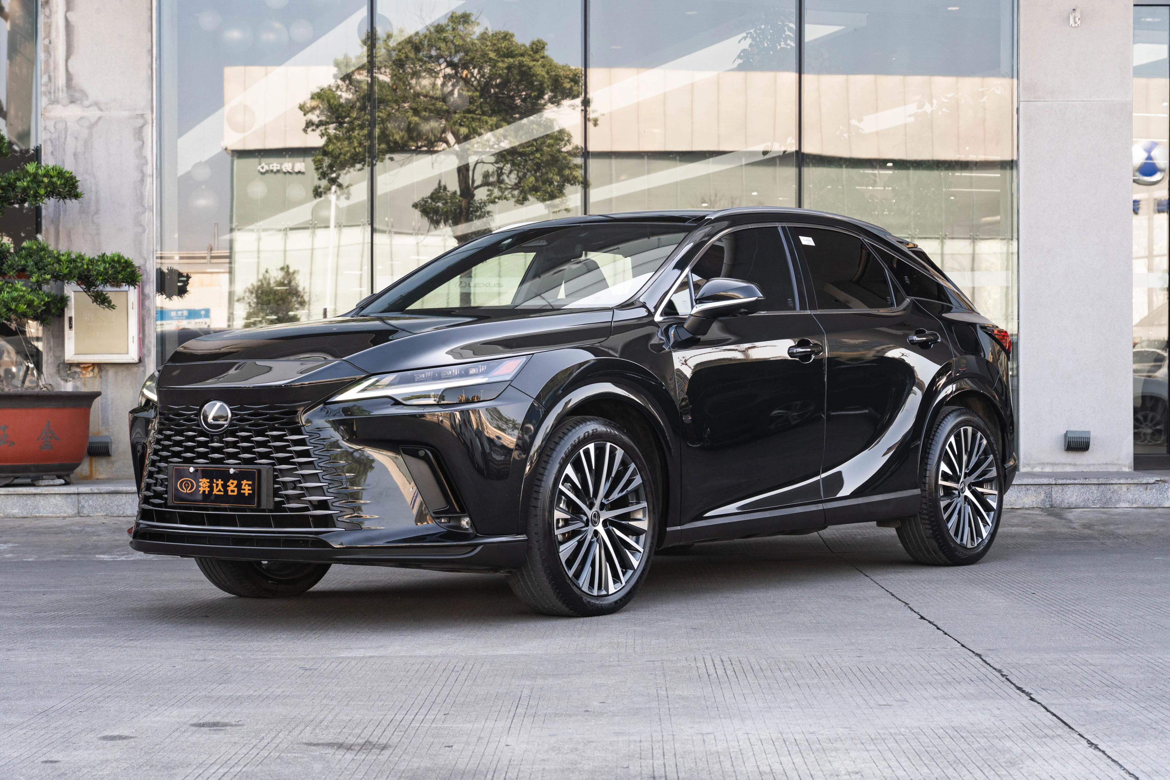 Lexus RX PHEV 2023 г. 34450 км.