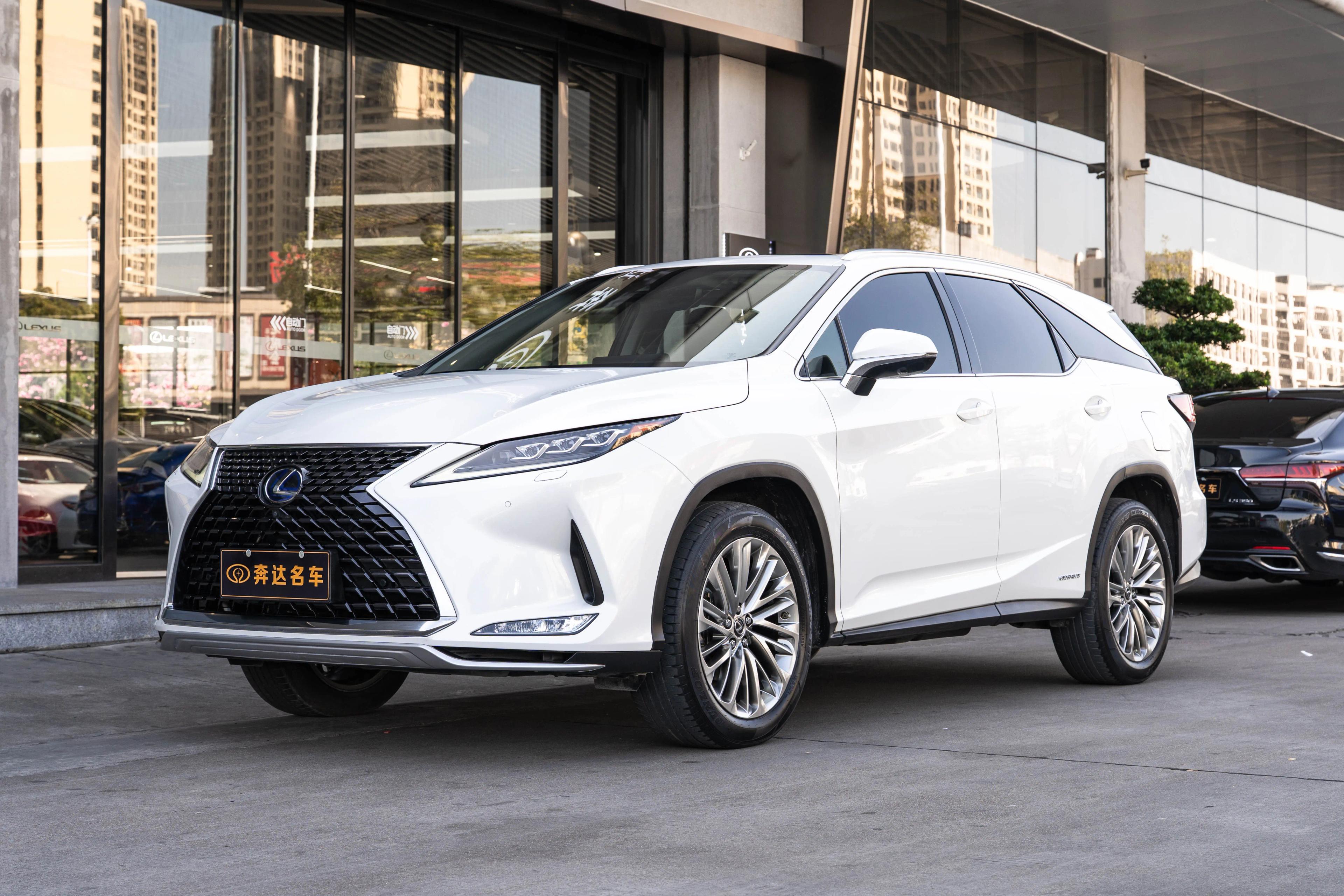 Lexus RX 2021 г. 136648 км.