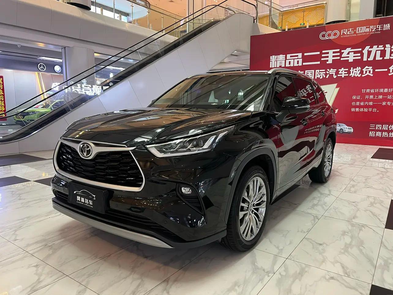 Toyota Highlander 2023 г. 44131 км.