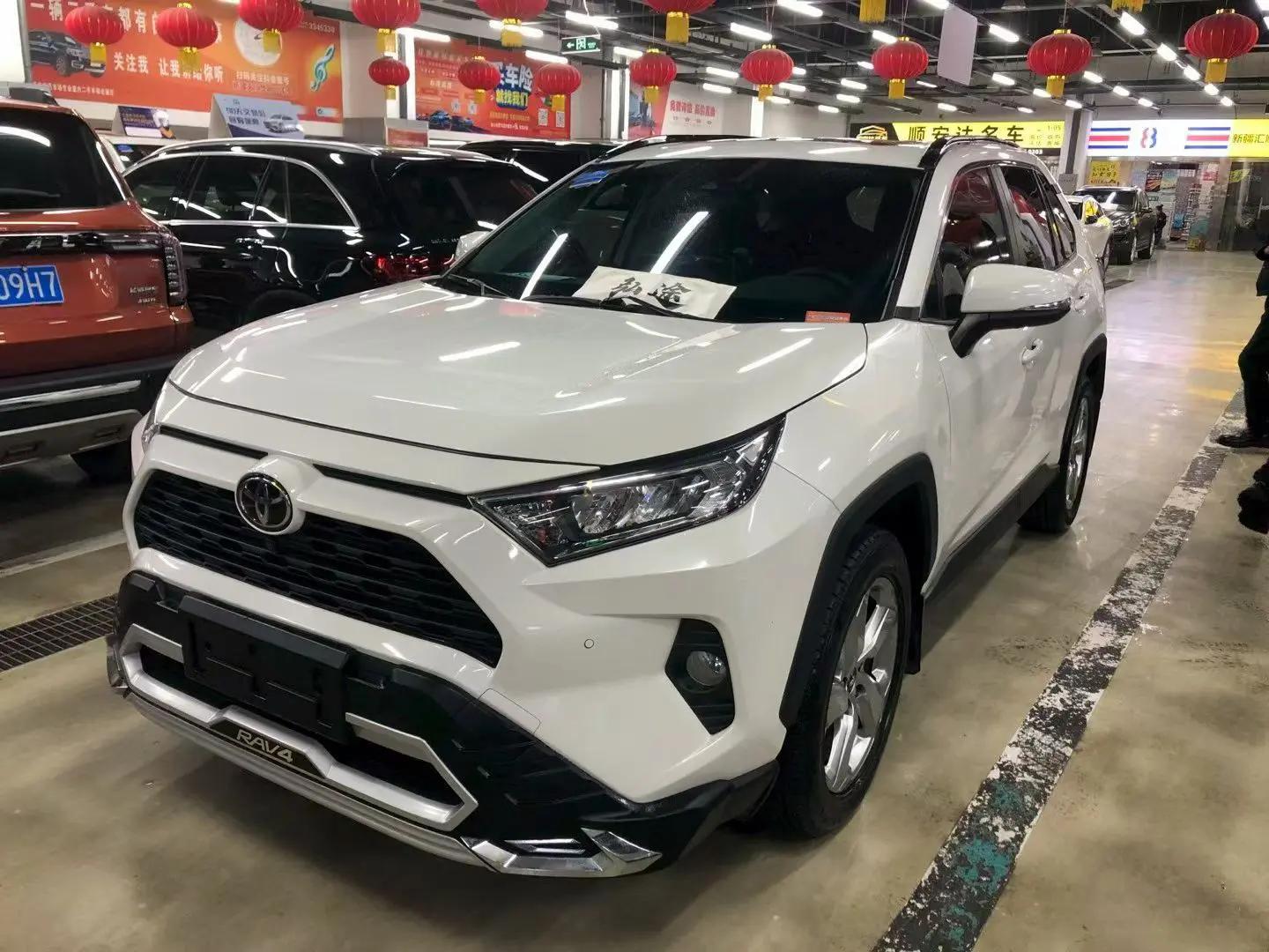 Toyota RAV4 2021 г. 58102 км.