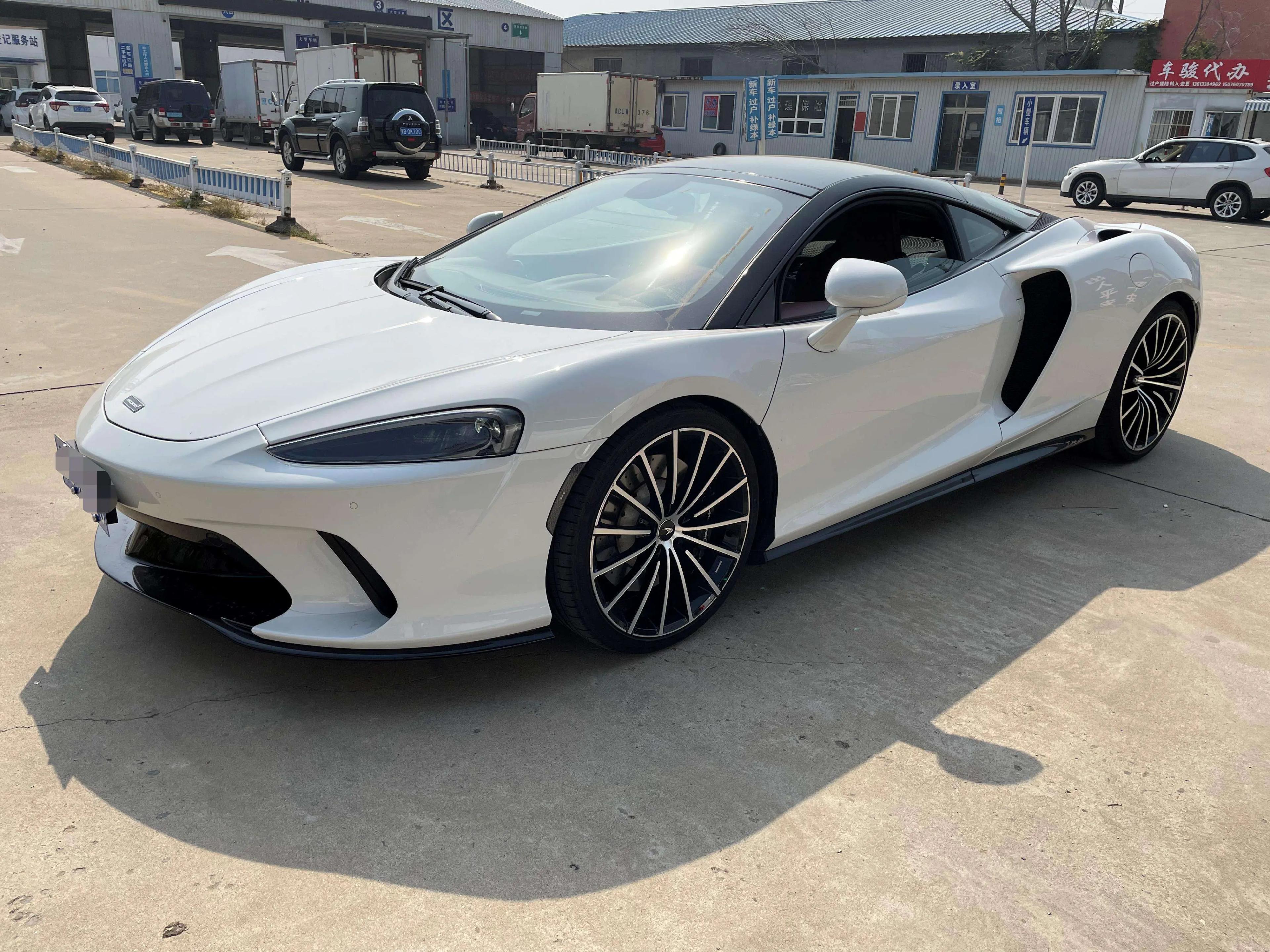 McLaren GT 2021 г. 10113 км.